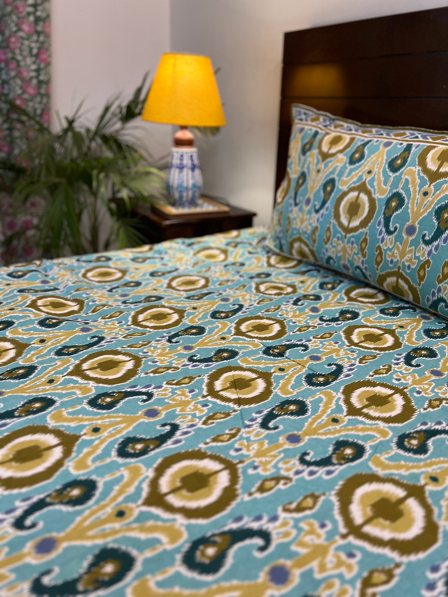 Super King Size | 108*108 Inches | Shades of light aqua green