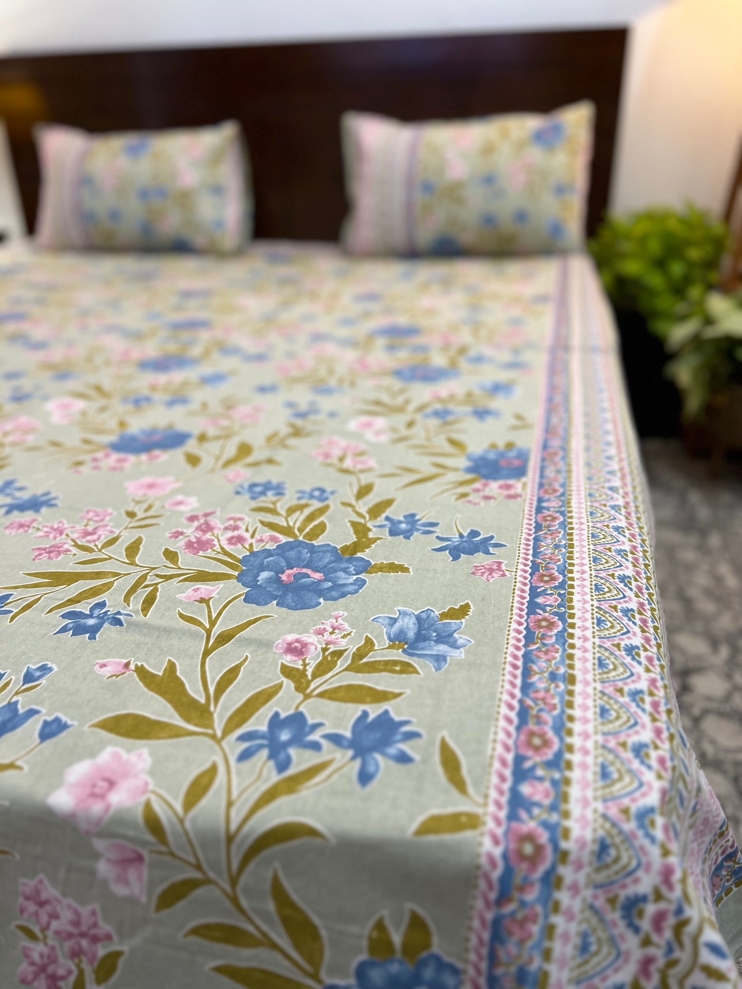 King Size Bedsheet | 90*108 Inches | Aqua Light Green Floral