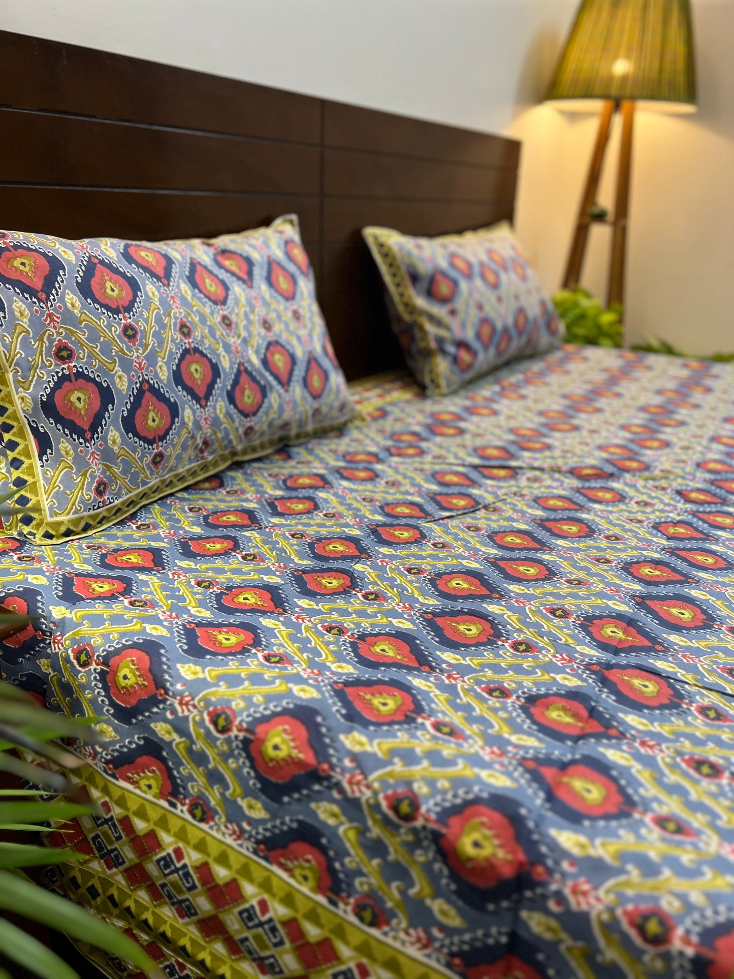 Super King Size | 108*108 inches | Shades of Blue & Green