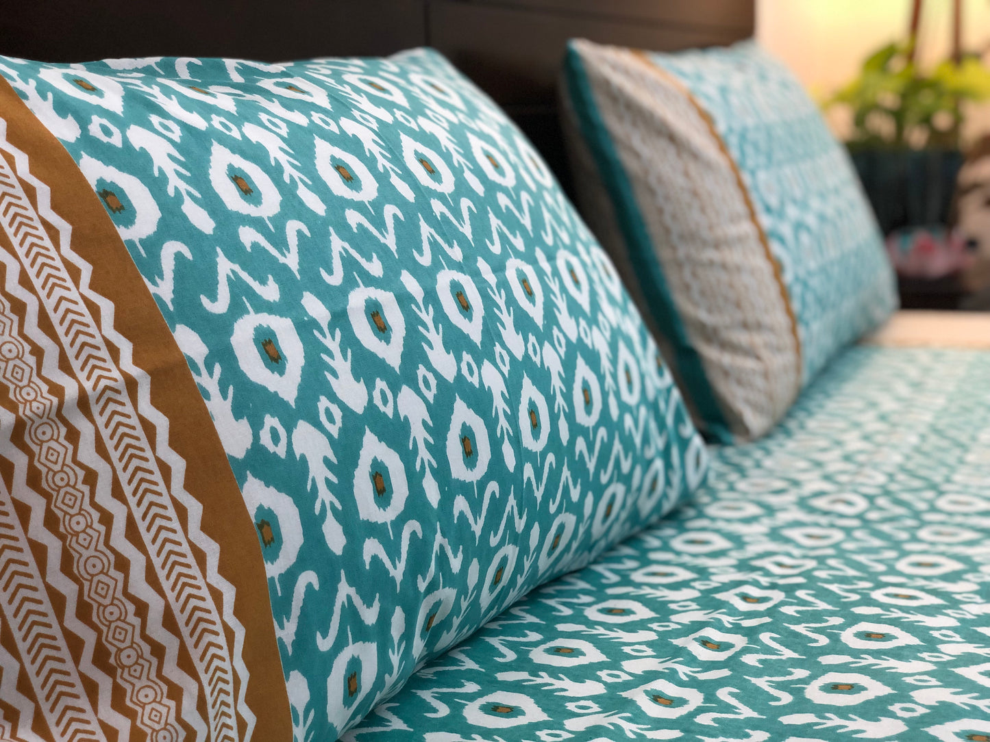 King Size Bedsheet | 90*108 Inches | Ikkat Bottle Green