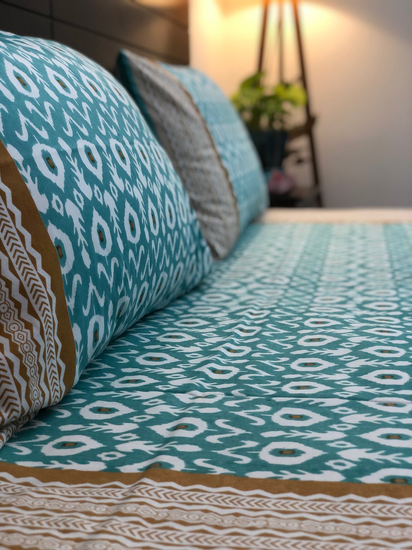 King Size Bedsheet | 90*108 Inches | Ikkat Bottle Green