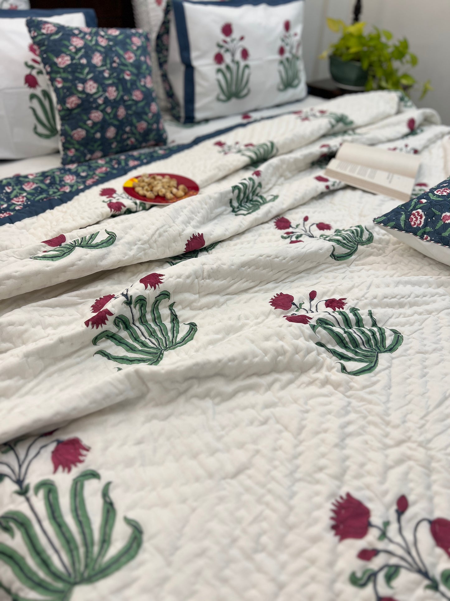 Bedding Set | Quilt with Bedsheet | Royal Bedding