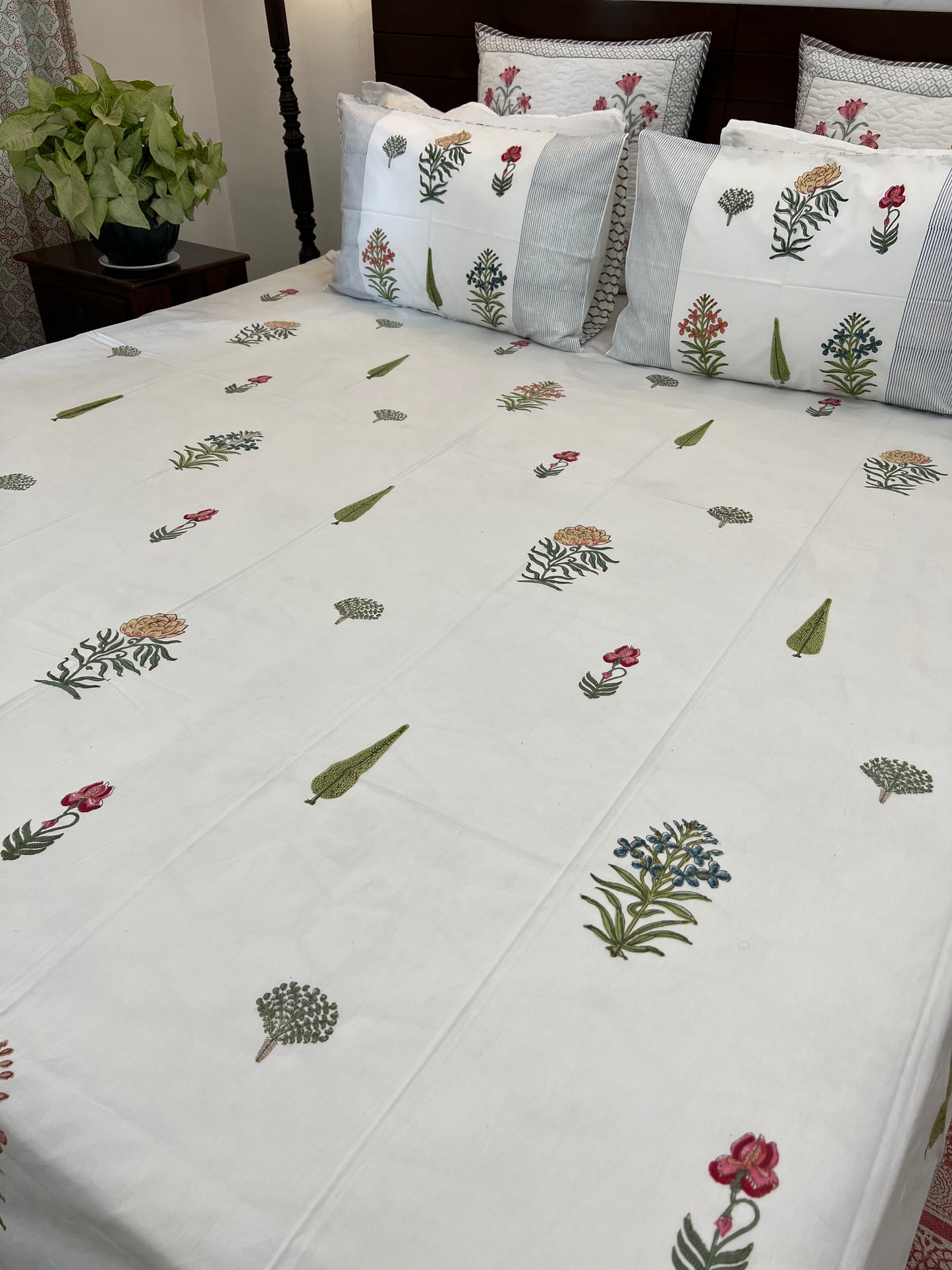 Elegant Echoes | Hand Block Bedsheet | 300TC