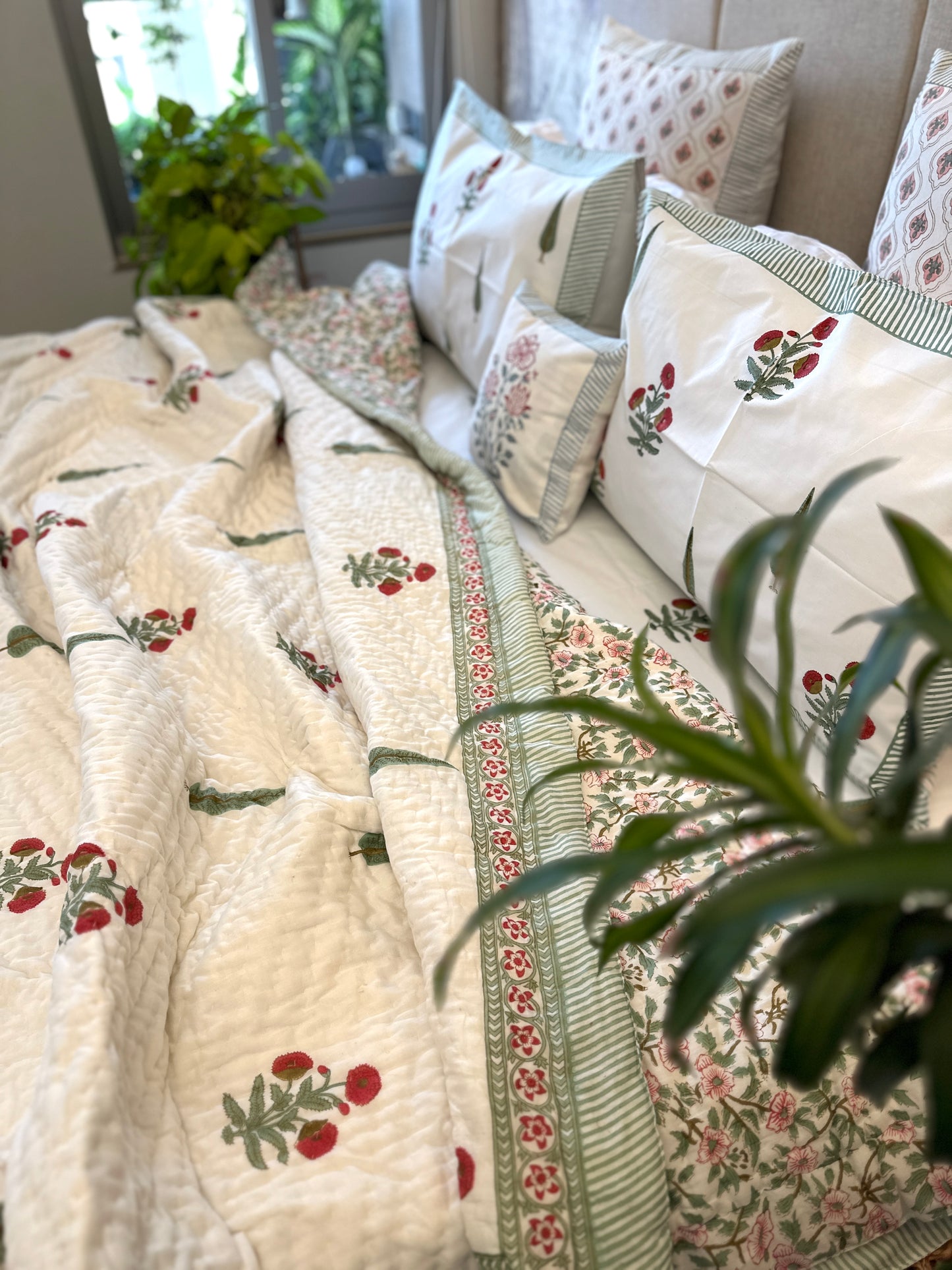 Reversible Hand Block Quilt | Sleek Comfort