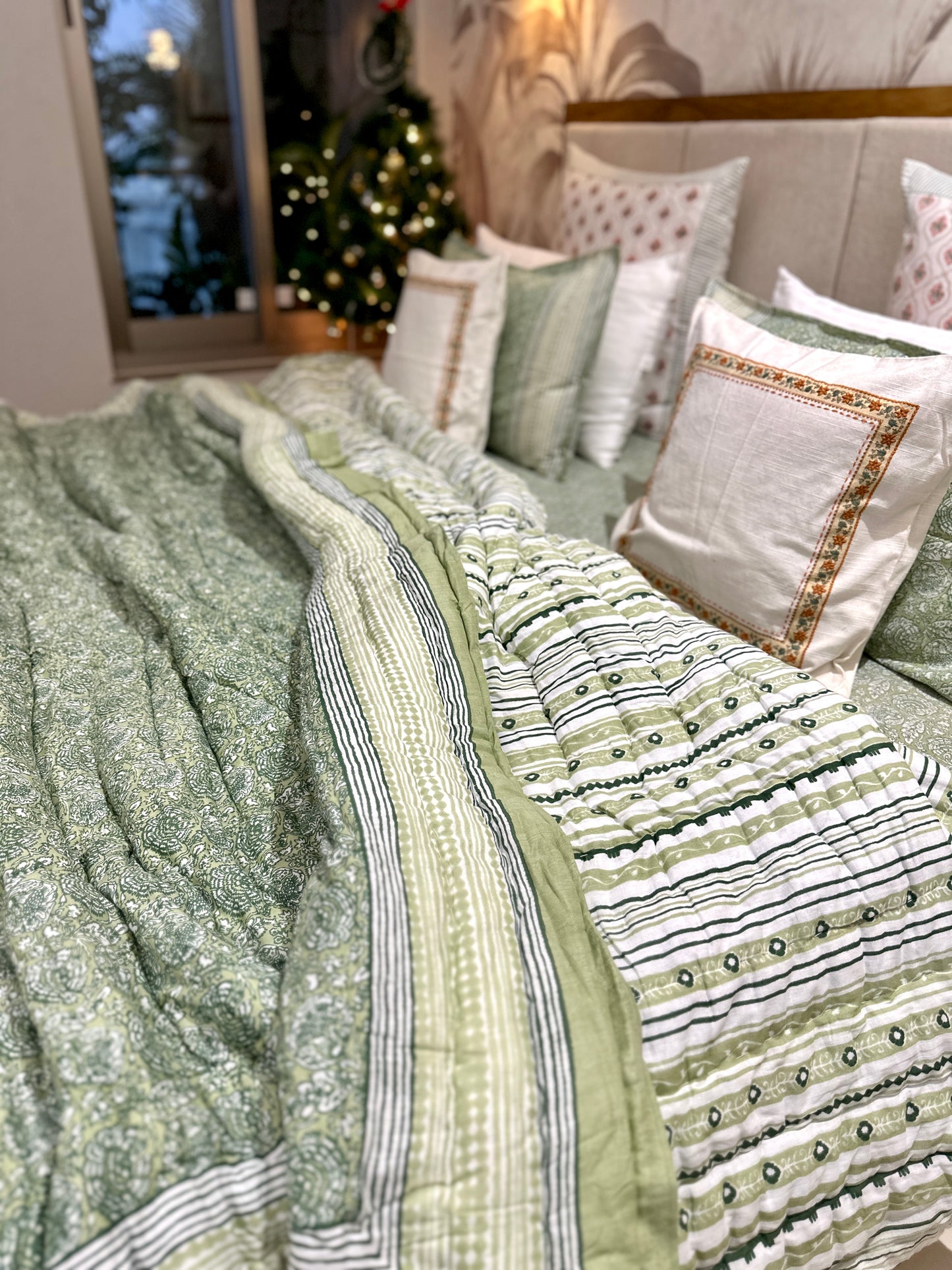 Bedding Set Hand Print | Quilt with Bedsheet Set | Mint Whisper