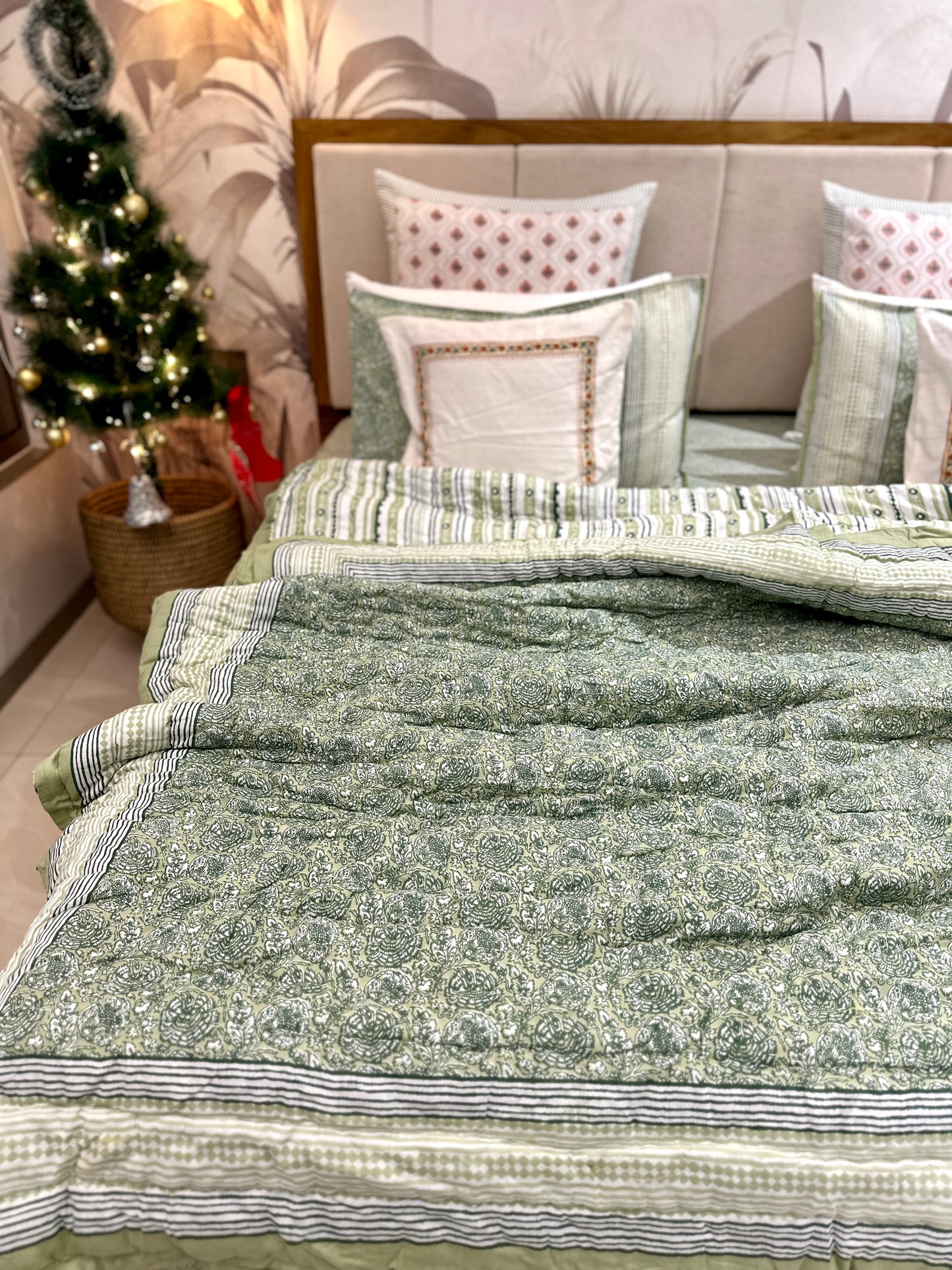 Bedding Set Hand Print | Quilt with Bedsheet Set | Mint Whisper