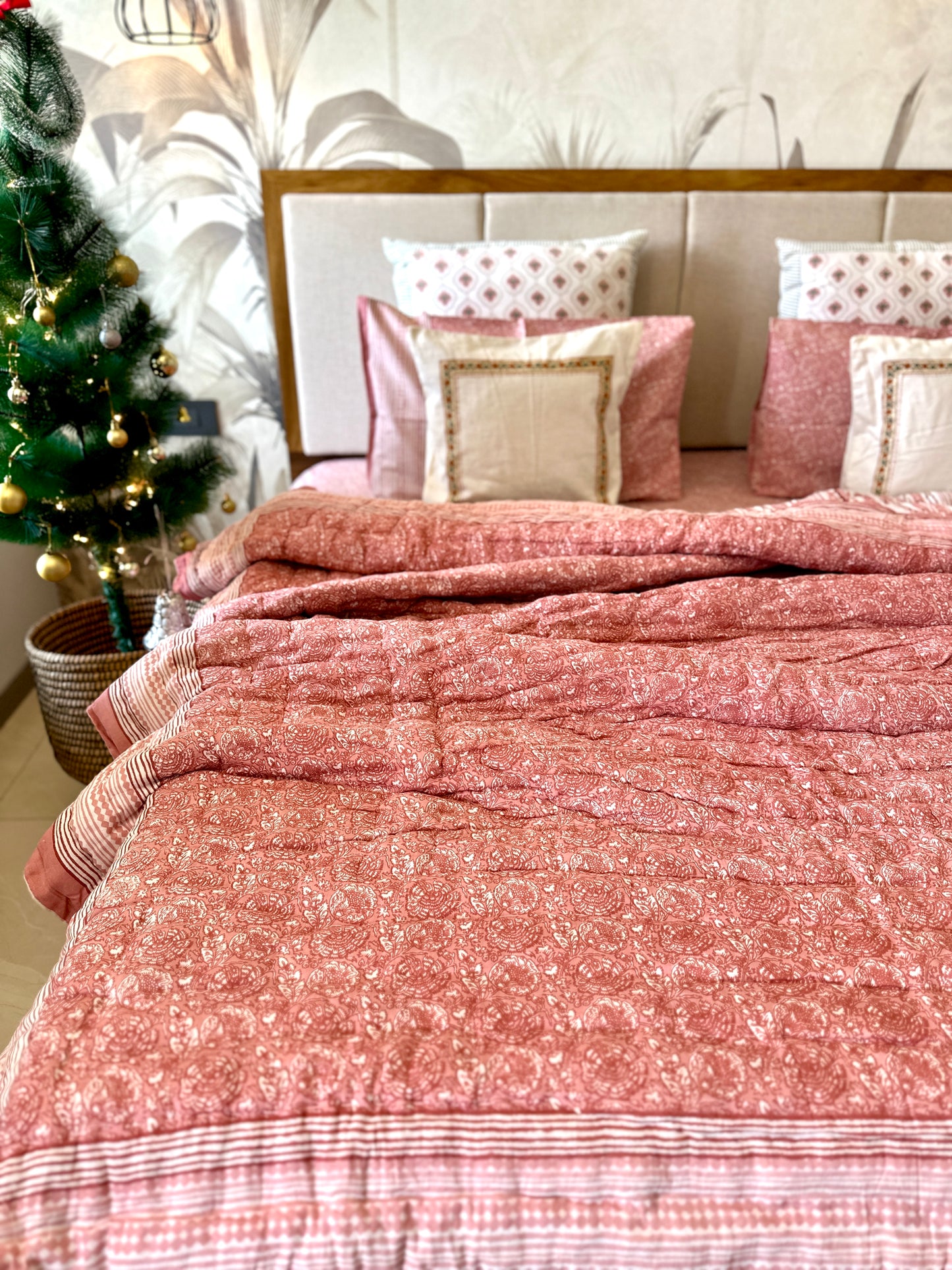 Bedding Set Hand Print | Quilt with Bedsheet Set | Misty Rose