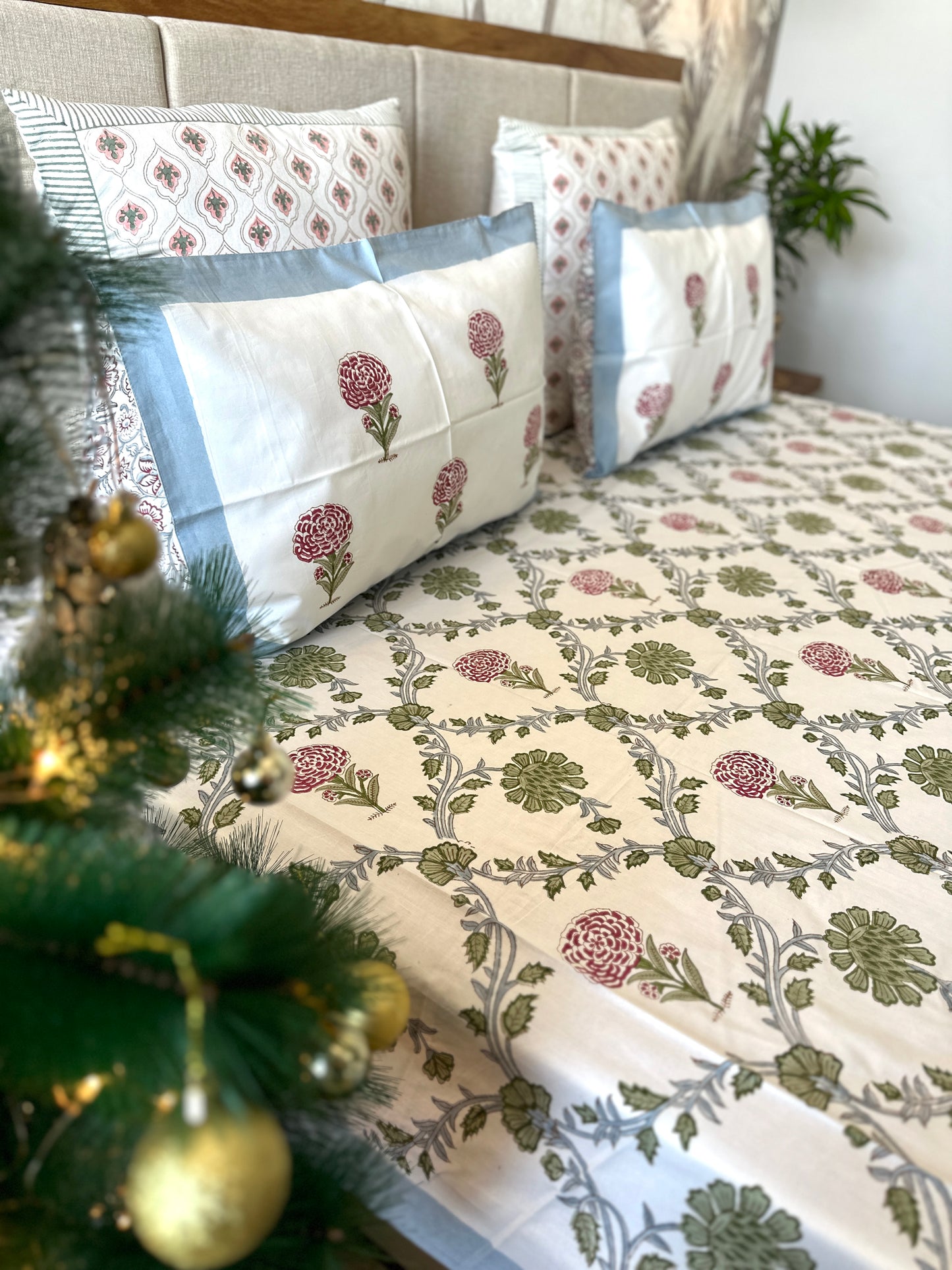 Bedding Set Hand Block | Quilt with Bedsheet Set | Floral Cascade