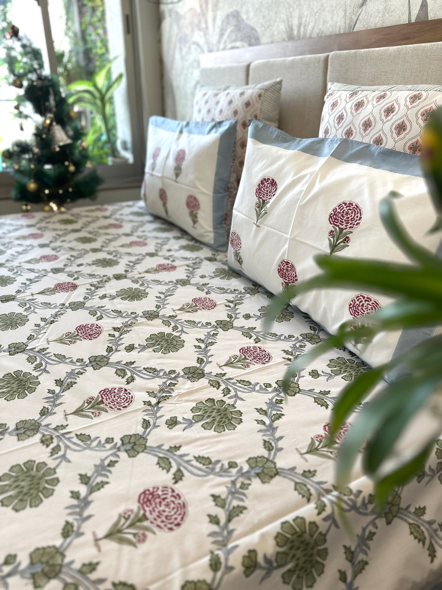 Bedding Set Hand Block | Quilt with Bedsheet Set | Floral Cascade