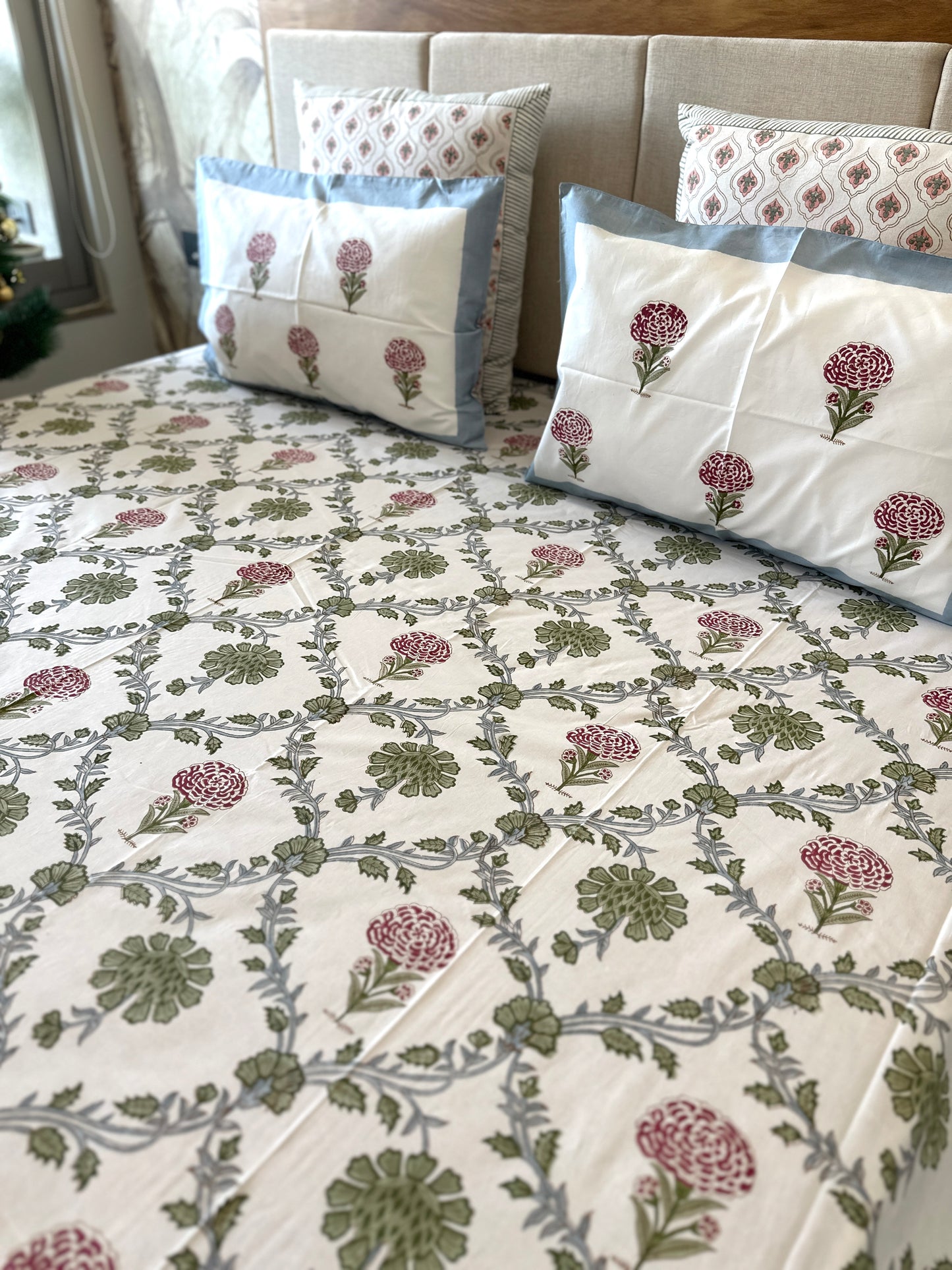 Bedding Set Hand Block | Quilt with Bedsheet Set | Floral Cascade