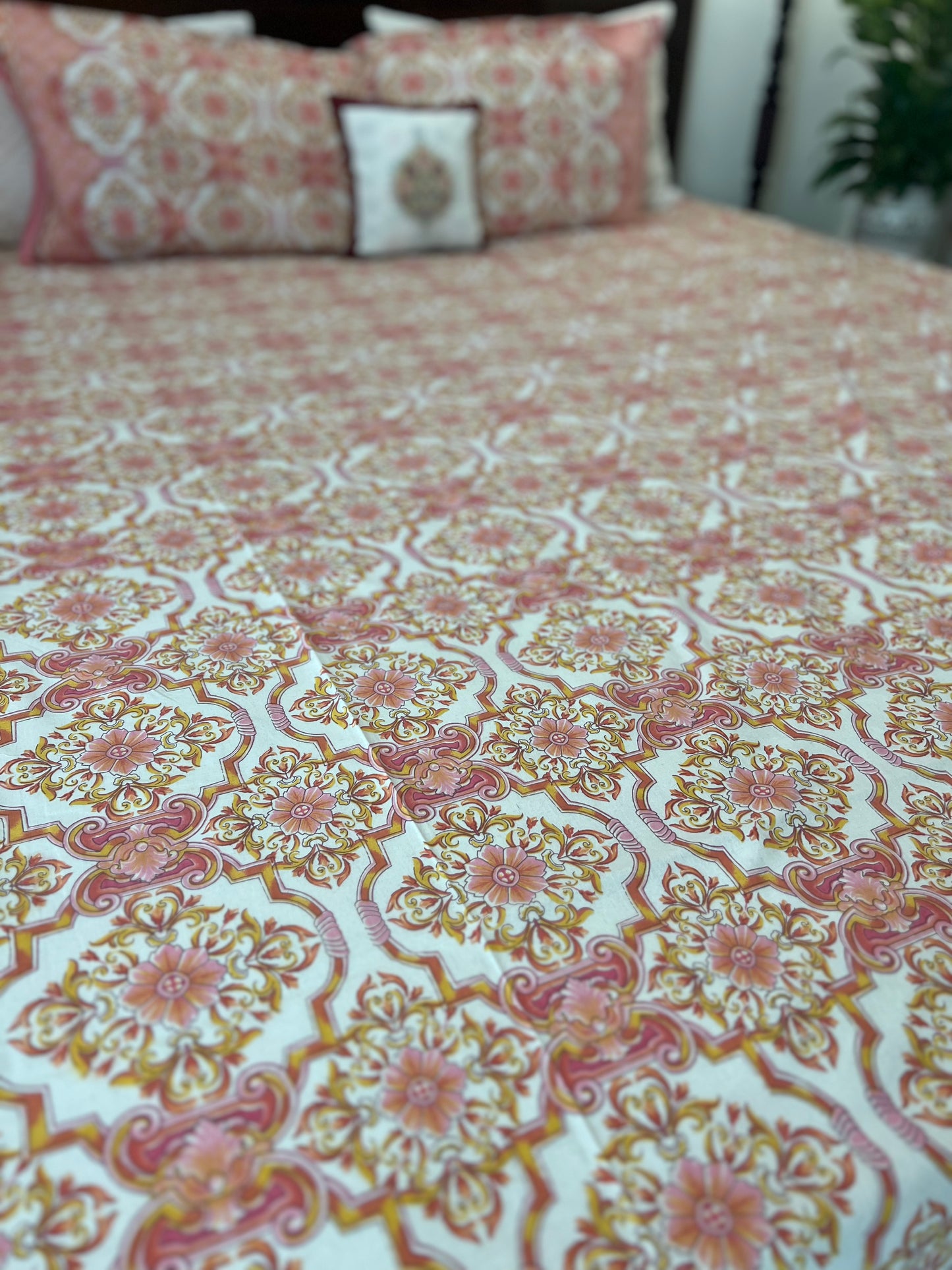 King Size | 90*108 Inches | Pink Pattern