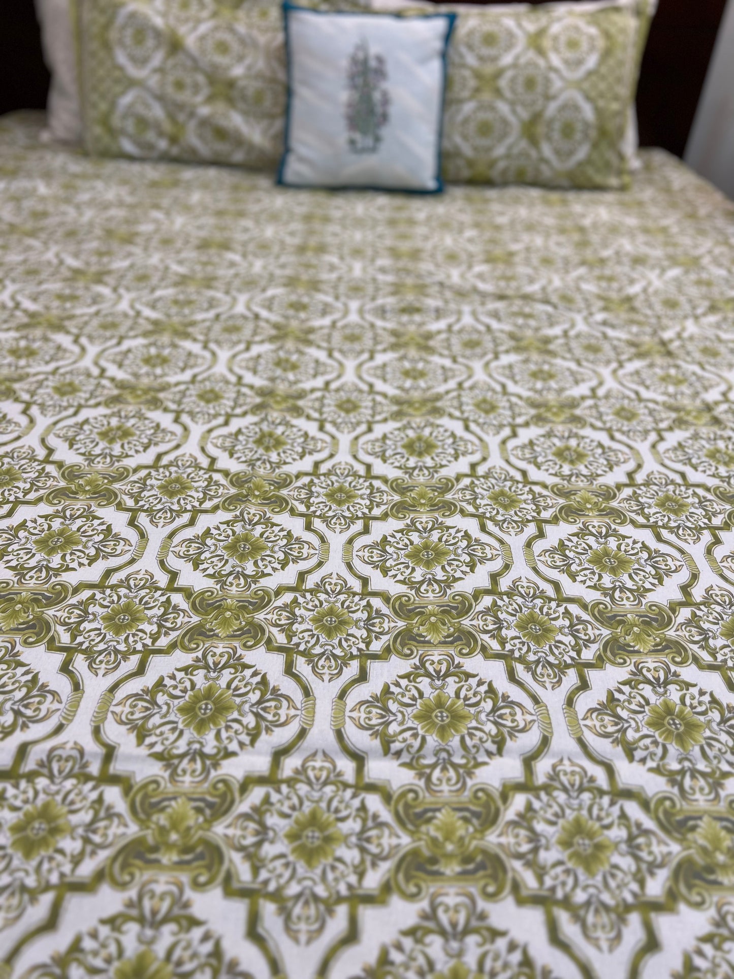 King Size | 90*108 Inches | Green Pattern