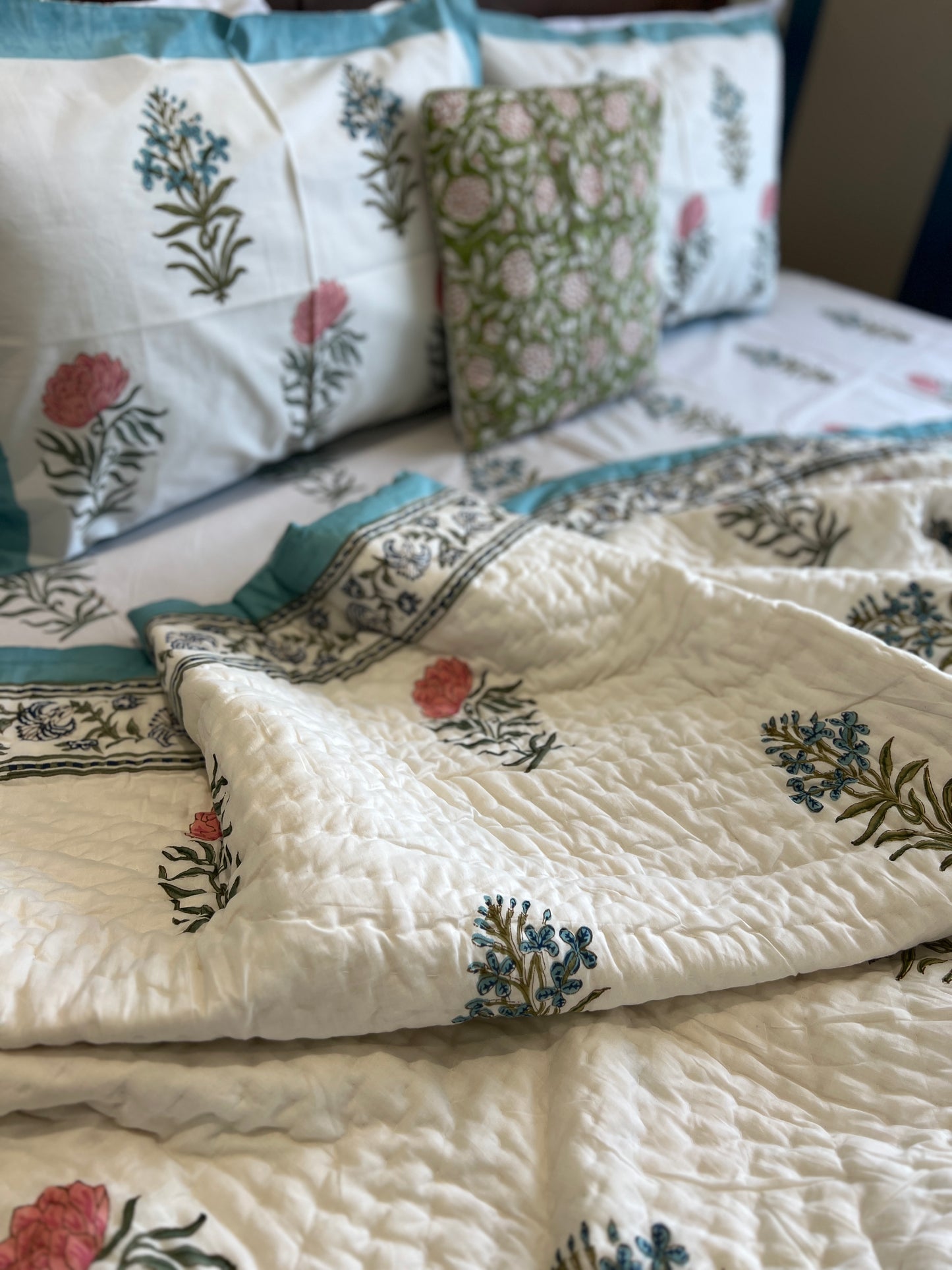 Utsav | Bedding Set | Quilt with Bedsheet Set