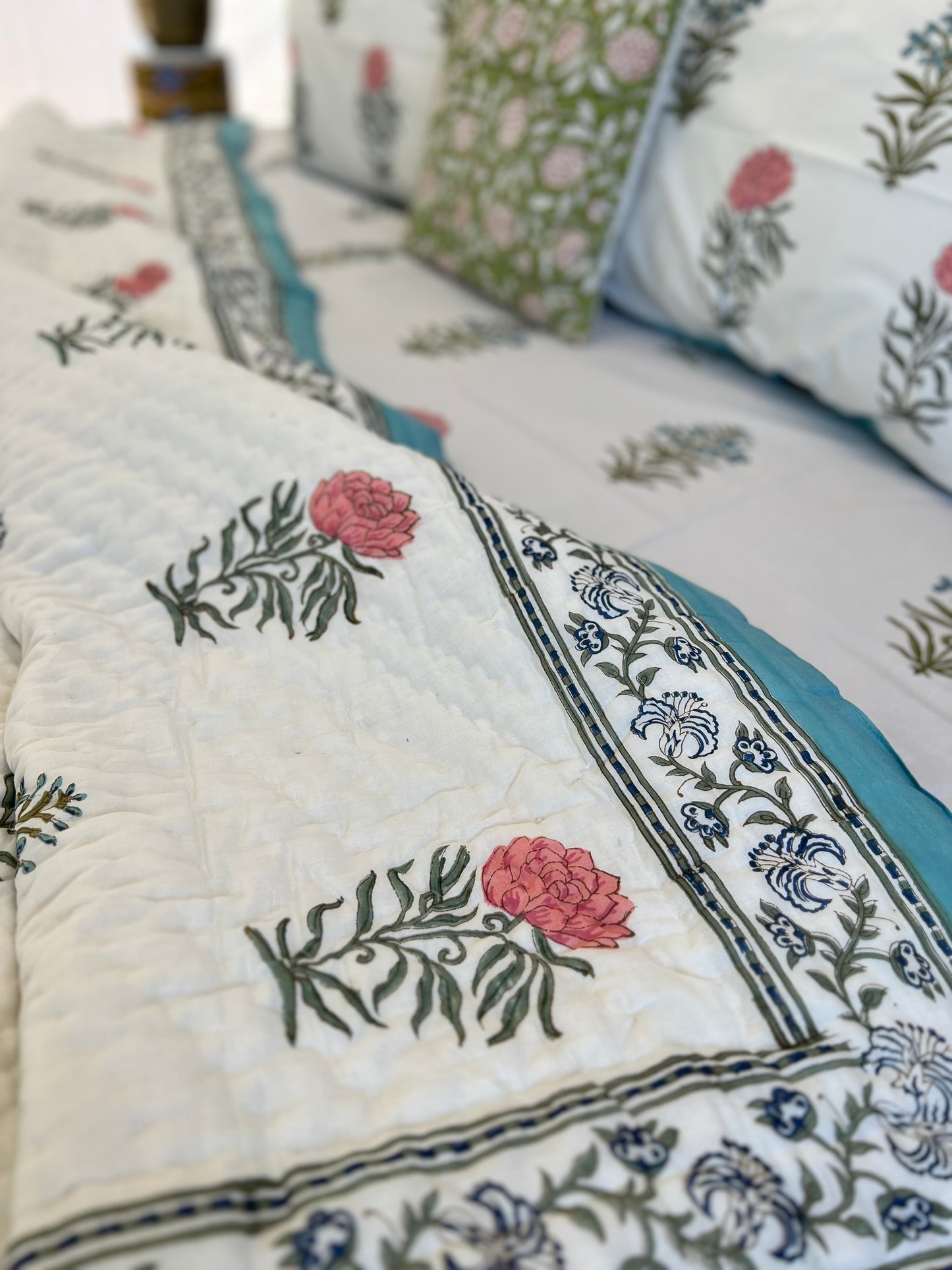 Utsav | Bedding Set | Quilt with Bedsheet Set