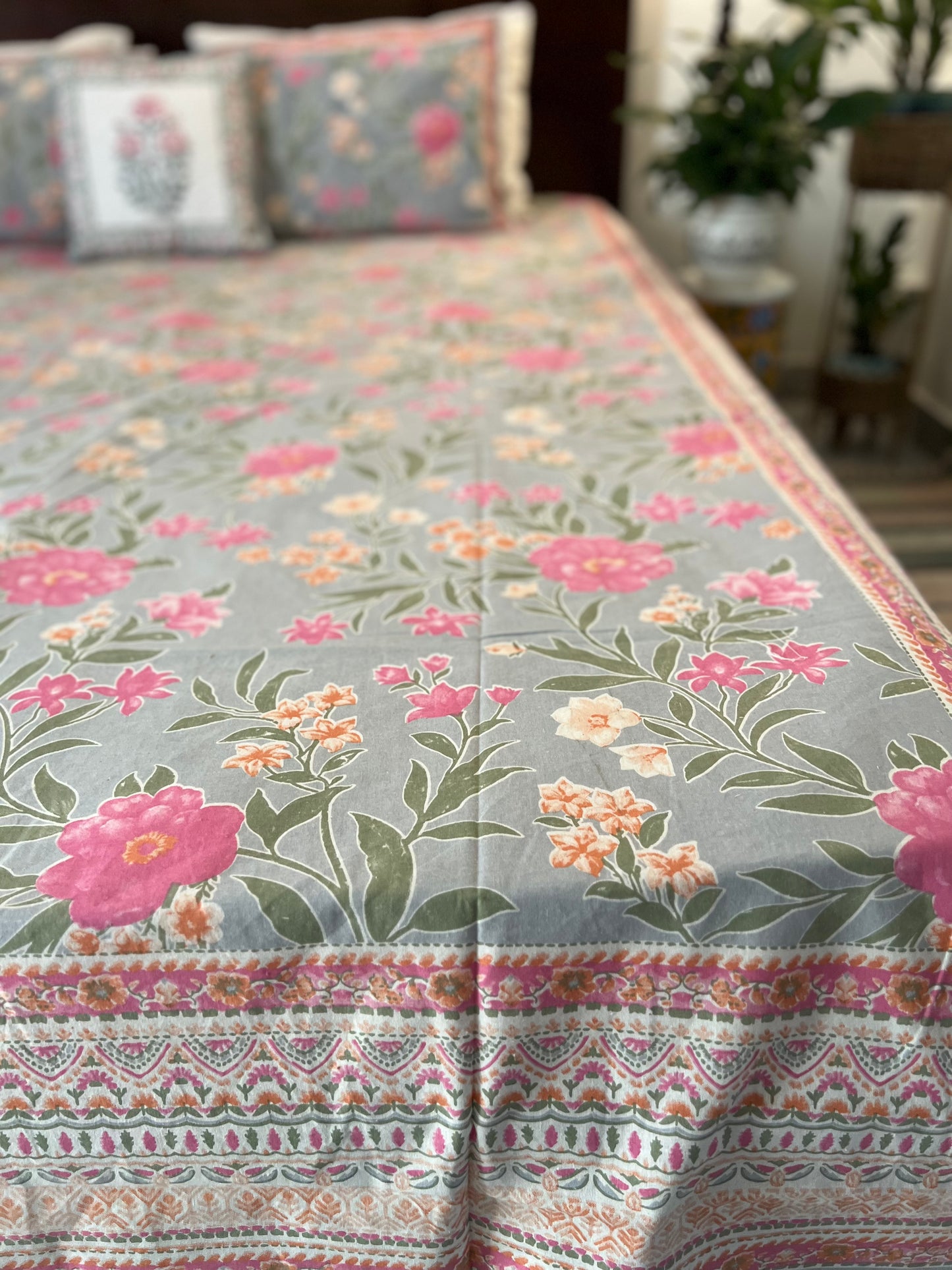 King Size | 90*108 Inches | Grey & Pink Floral