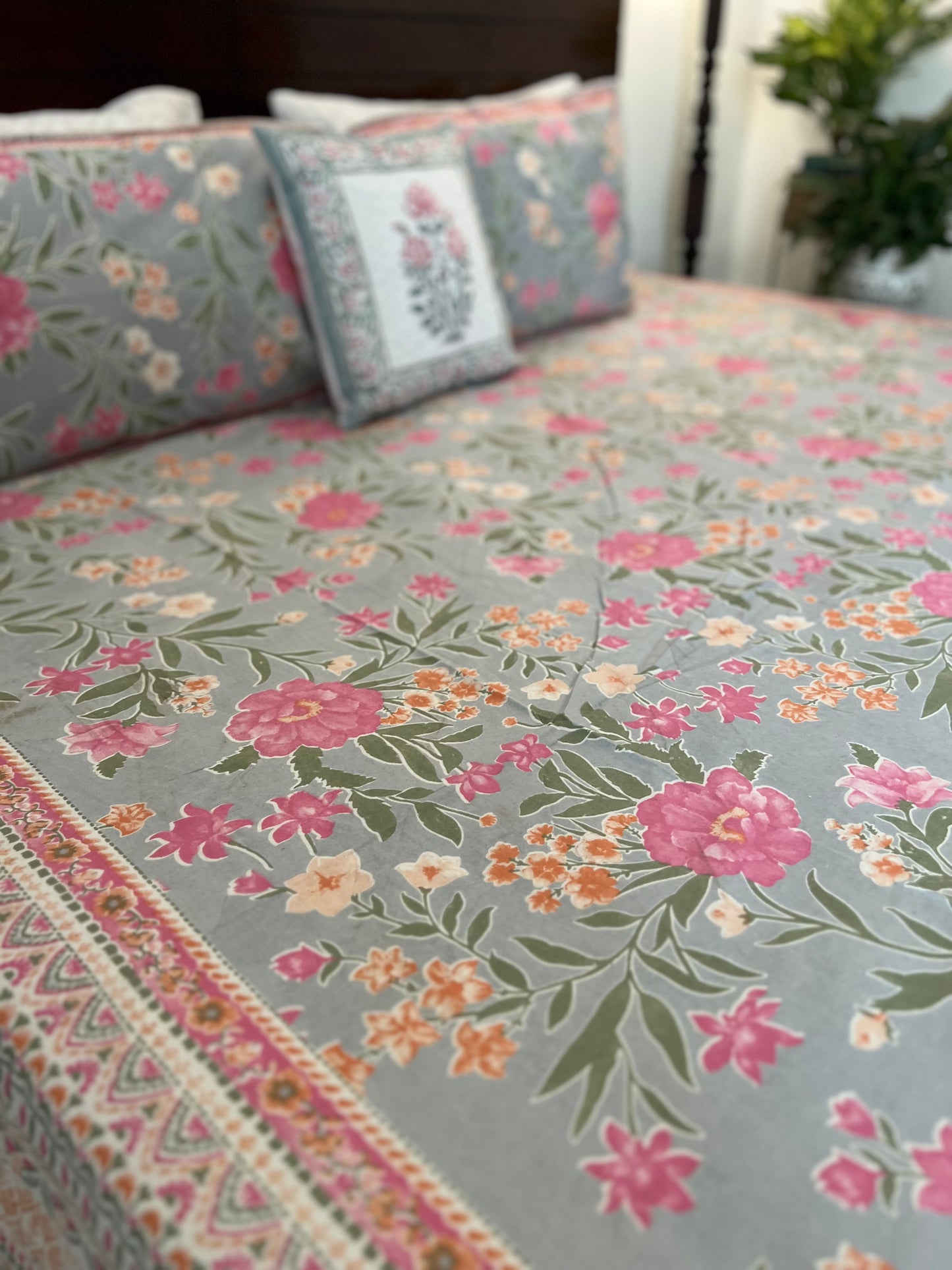 King Size | 90*108 Inches | Grey & Pink Floral