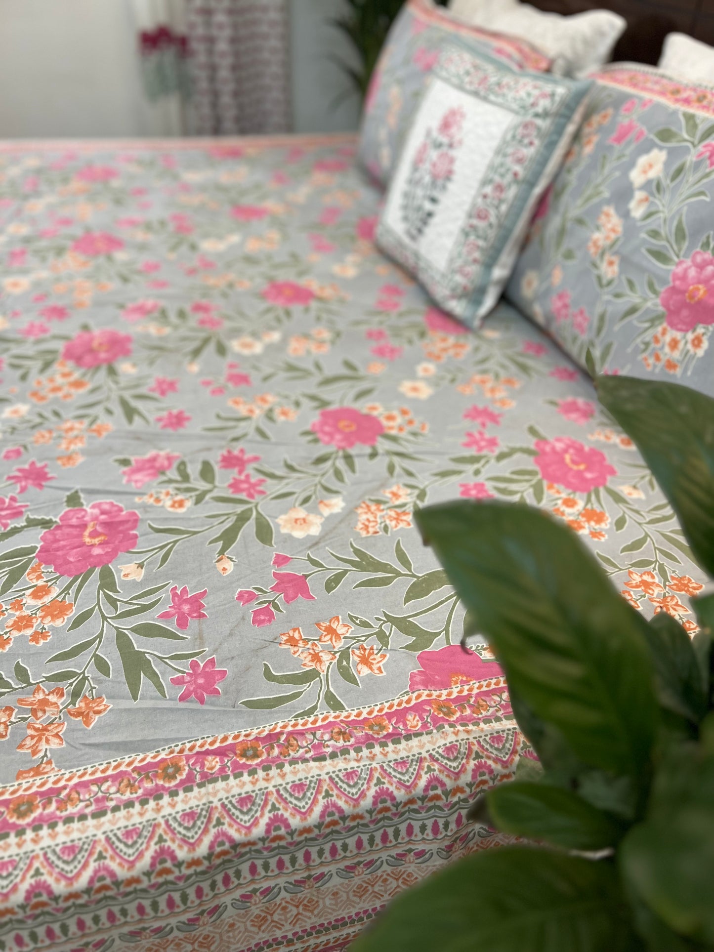 King Size | 90*108 Inches | Grey & Pink Floral