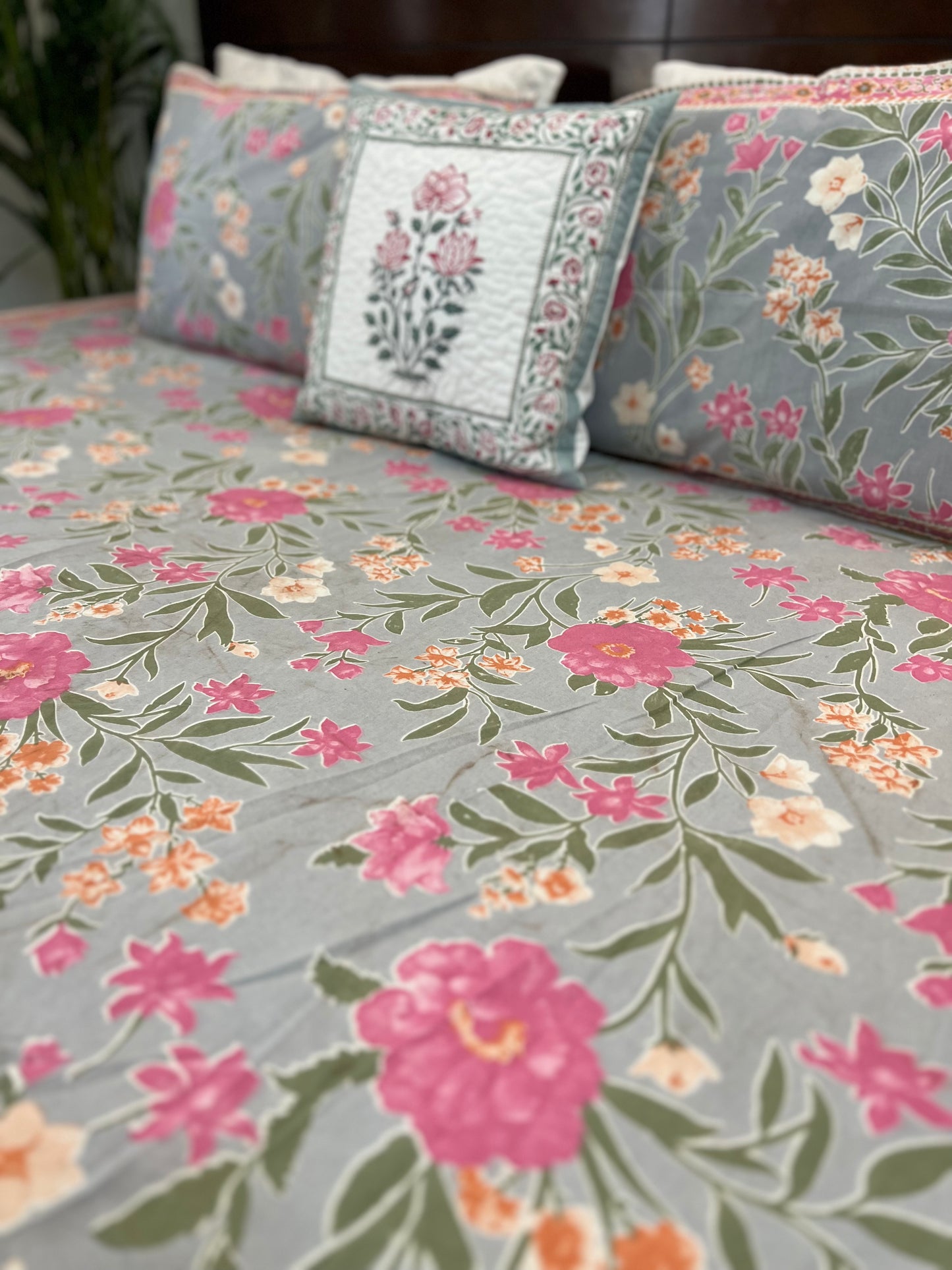 King Size | 90*108 Inches | Grey & Pink Floral