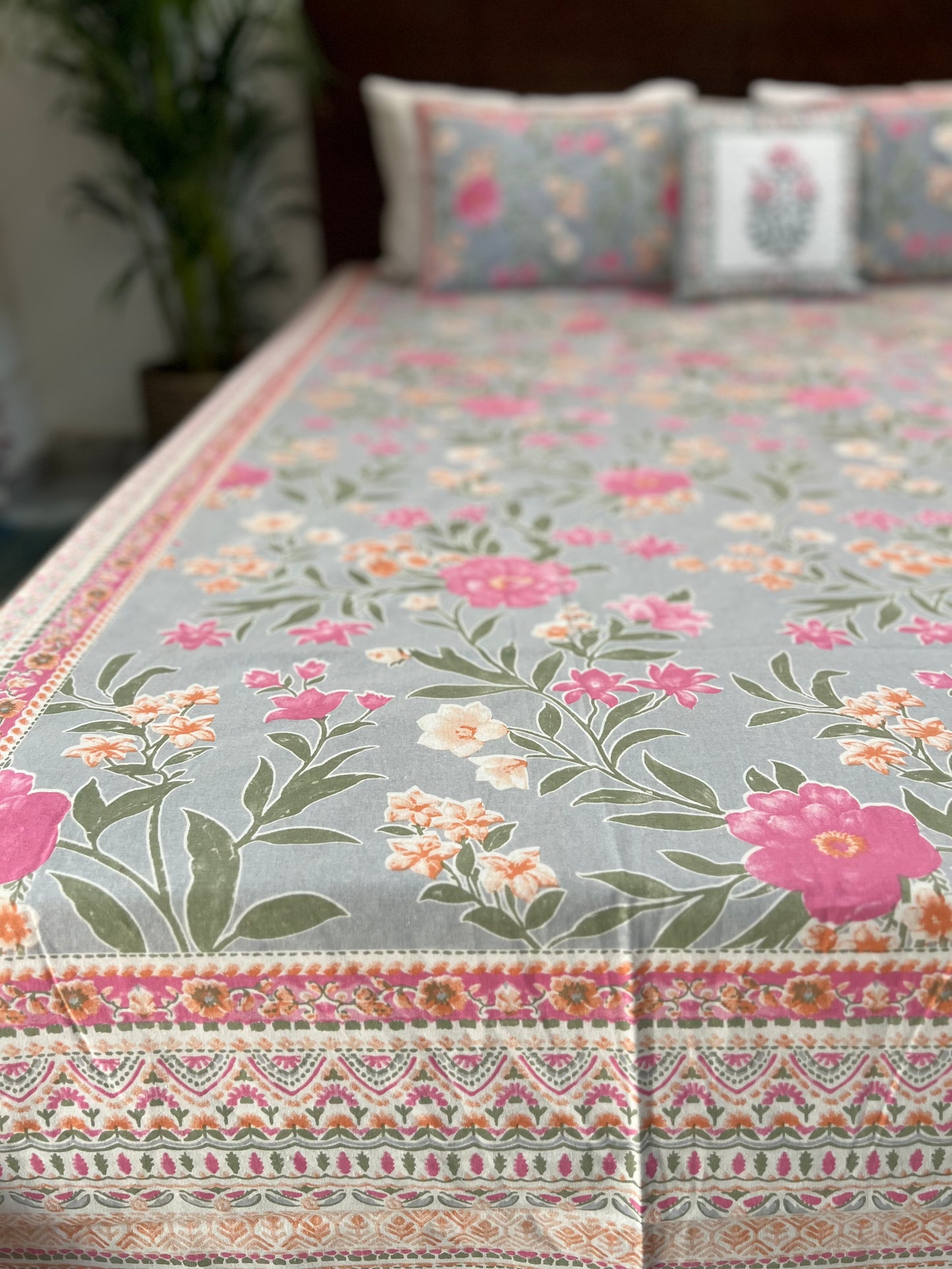 King Size | 90*108 Inches | Grey & Pink Floral