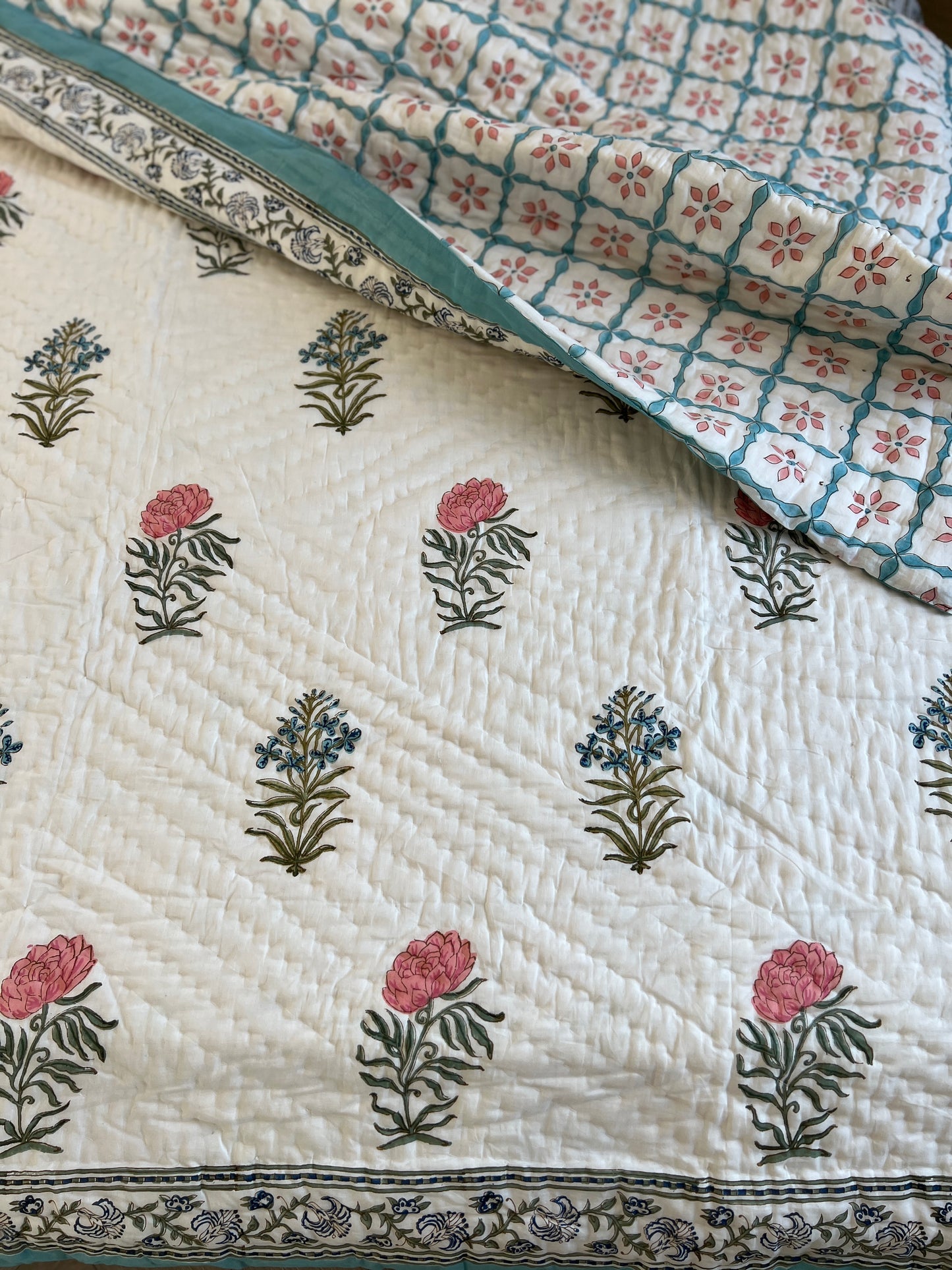 Utsav | Bedding Set | Quilt with Bedsheet Set