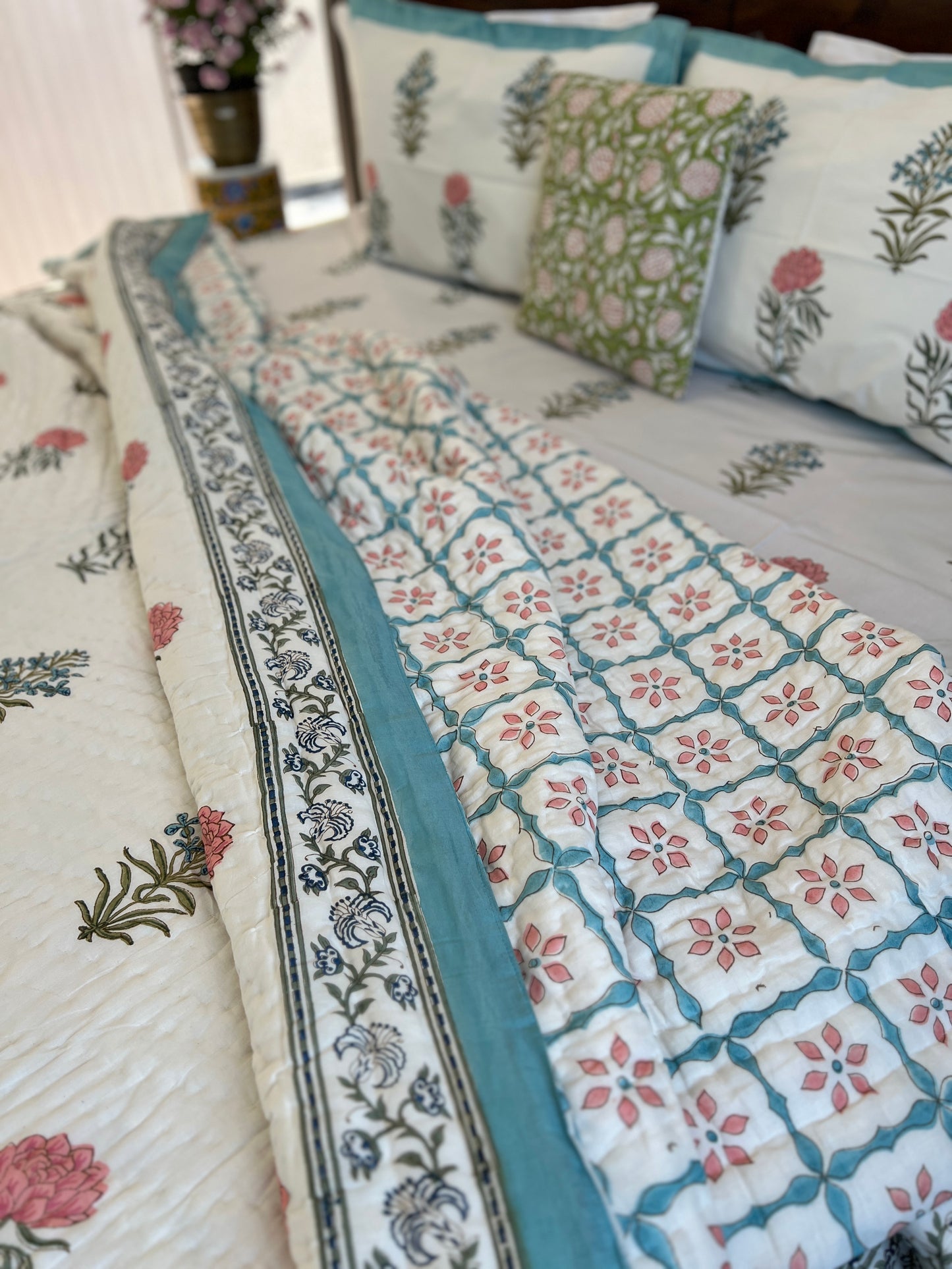 Utsav | Bedding Set | Quilt with Bedsheet Set