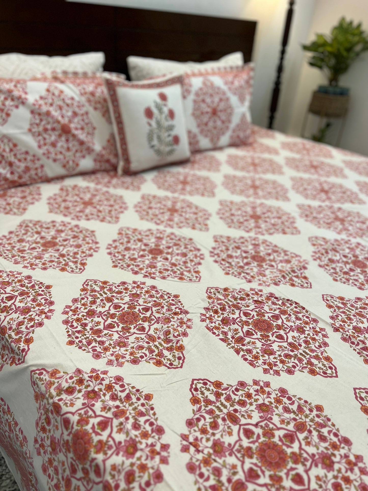 Super King Size | 108*108 Inches | Pink Pattern