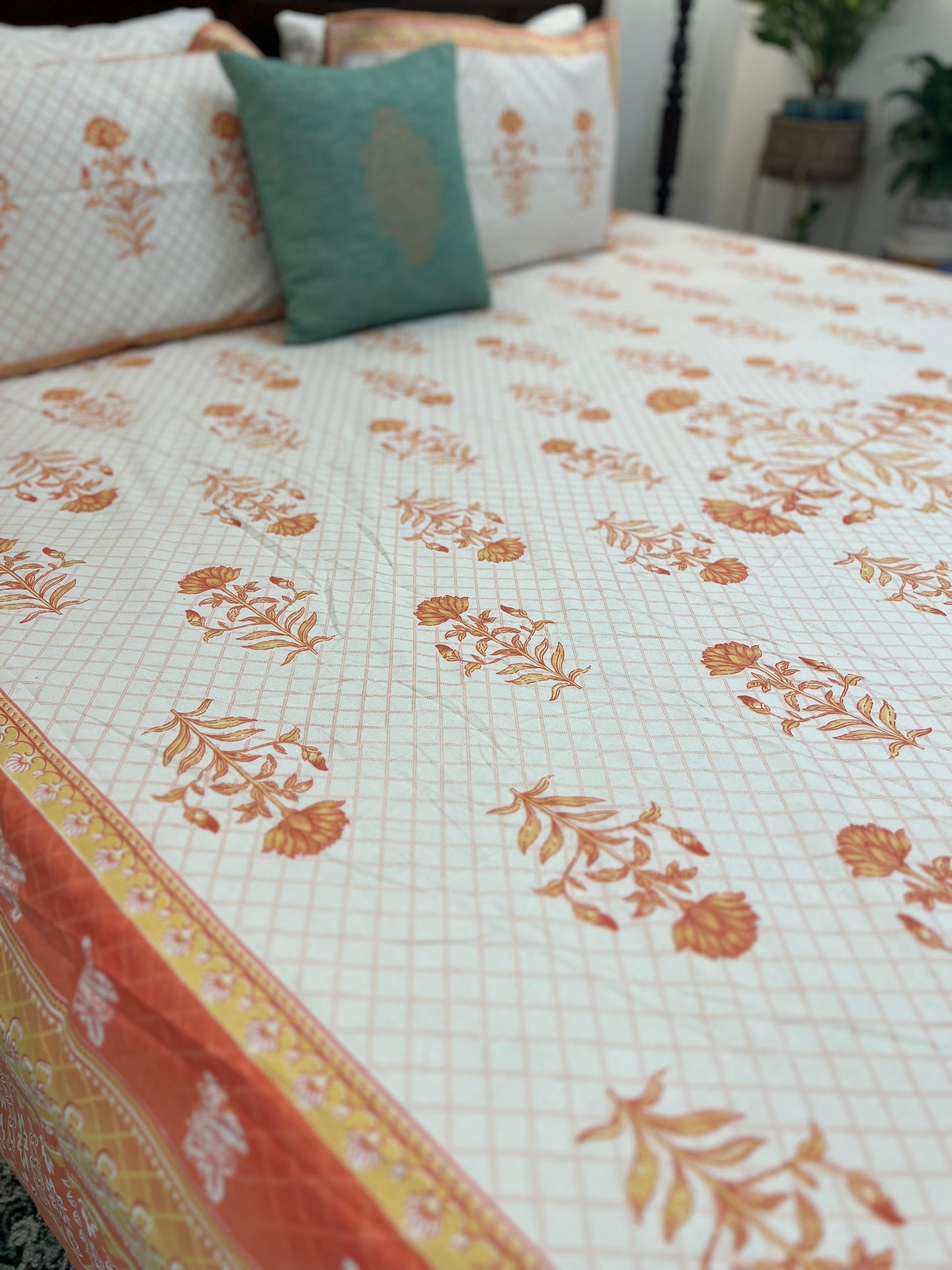 Super King Size | 108*108 Inches | Orange Bunch