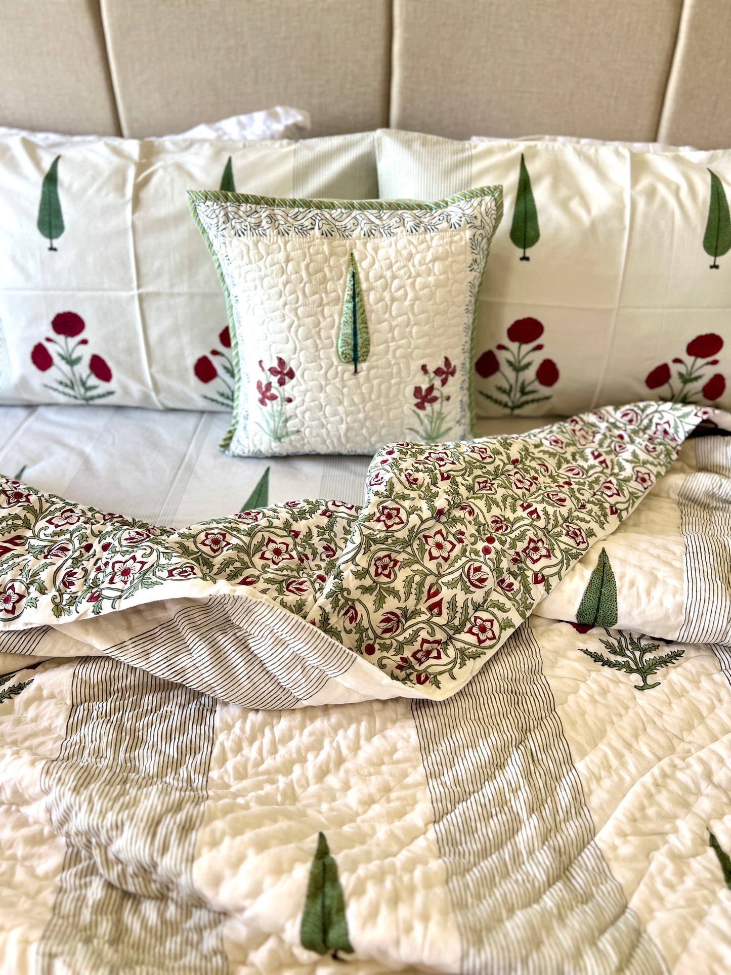 Bedding Set | Quilt with Bedsheet | Zen