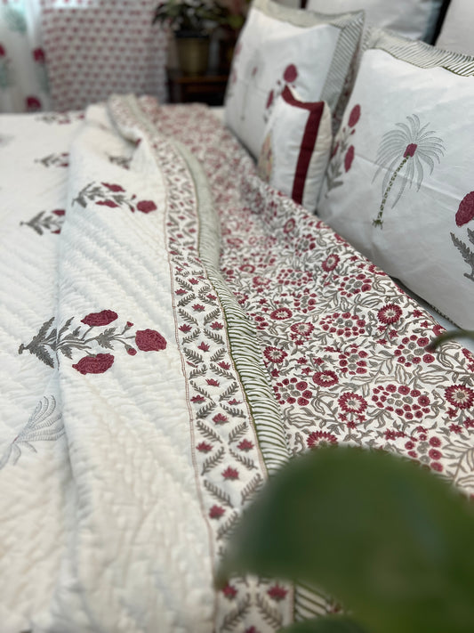 Bedding Set | Quilt with Bedsheet | Poppy Motifs