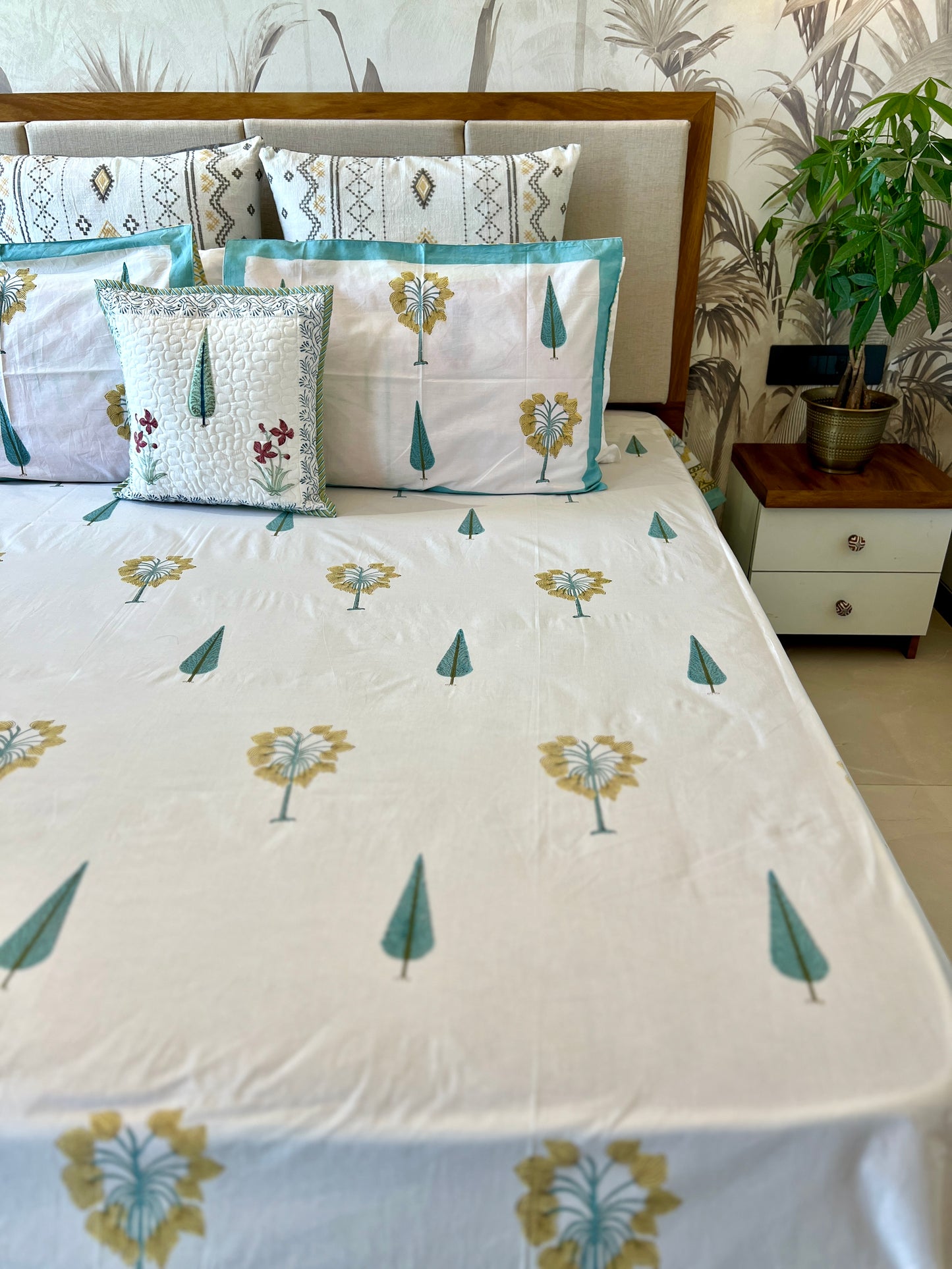 Bedding Set | Quilt with Bedsheet | Sunkissed