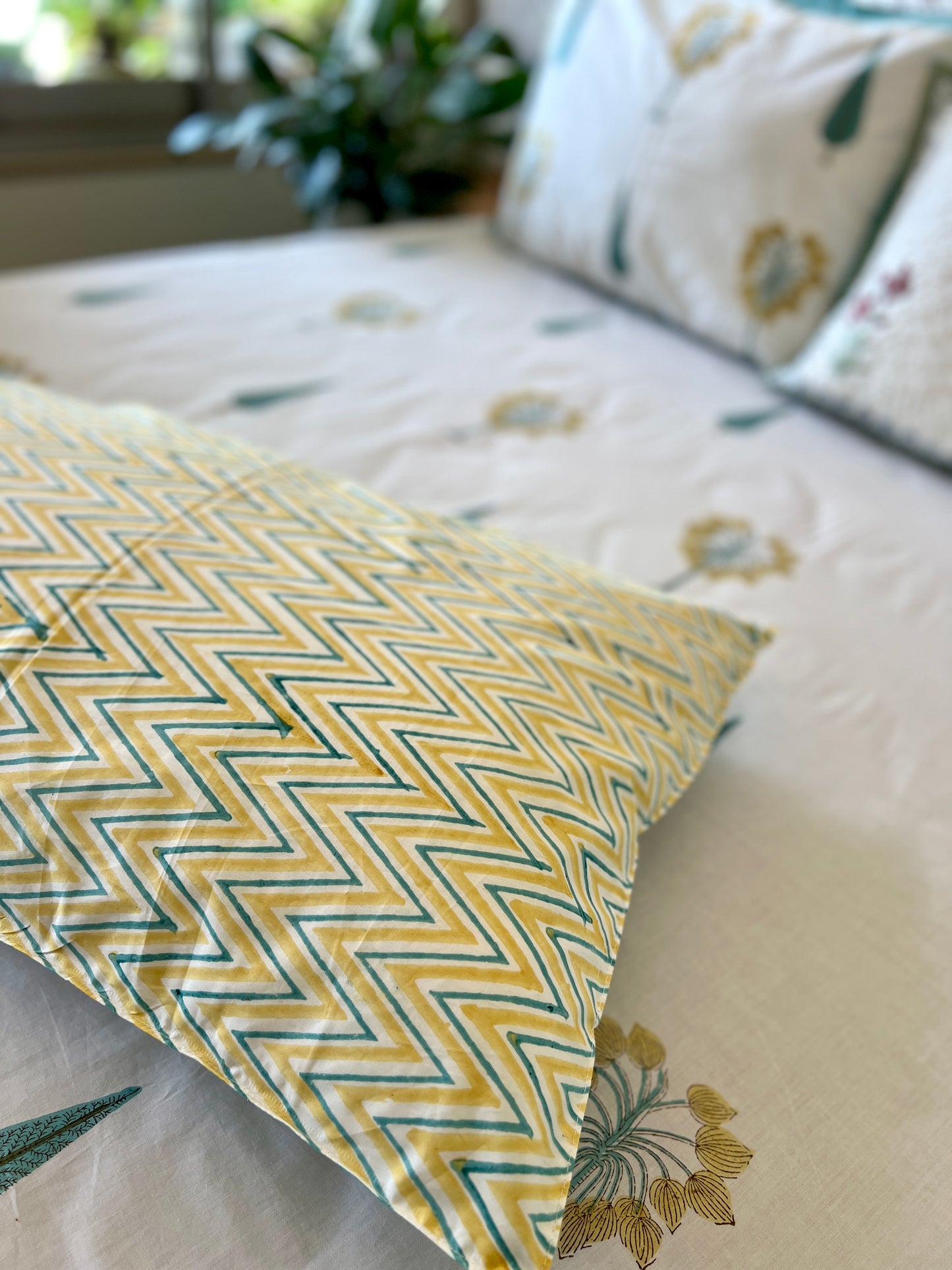 Bedding Set | Quilt with Bedsheet | Sunkissed