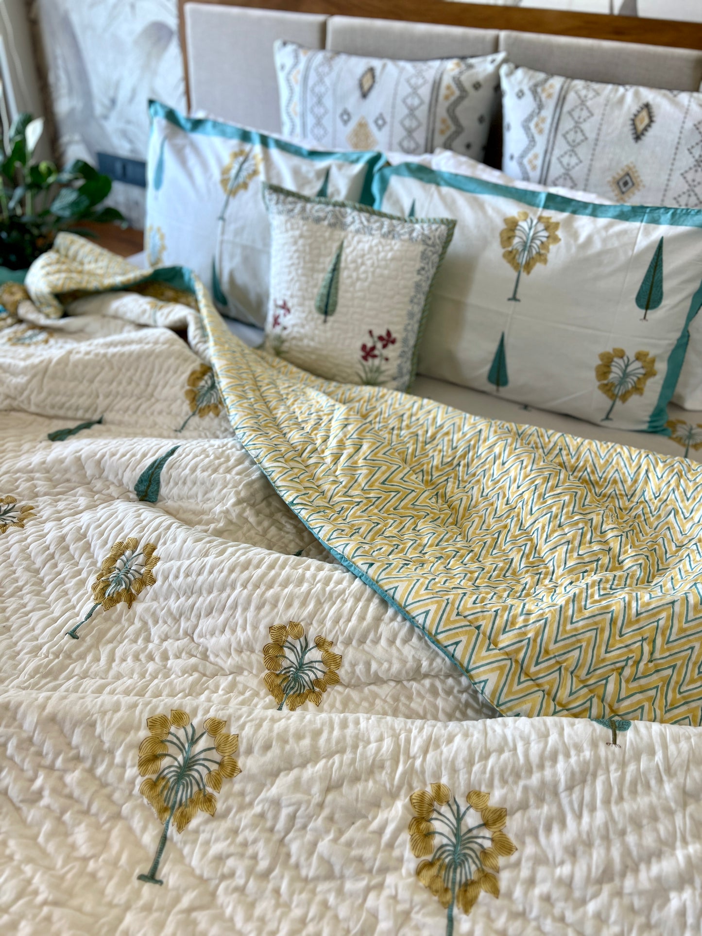 Bedding Set | Quilt with Bedsheet | Sunkissed