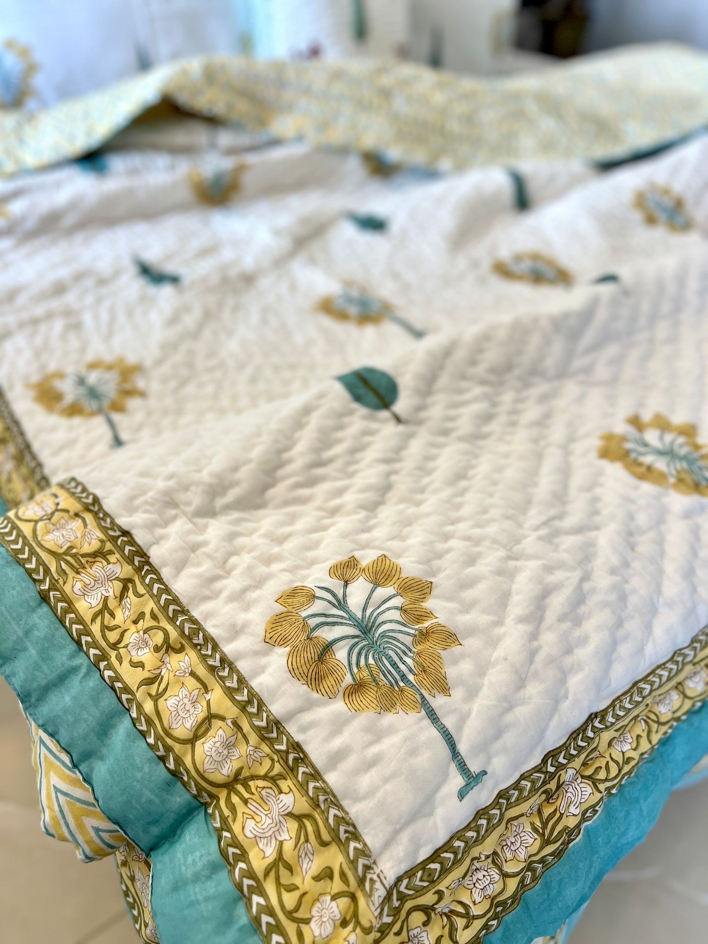 Bedding Set | Quilt with Bedsheet | Sunkissed