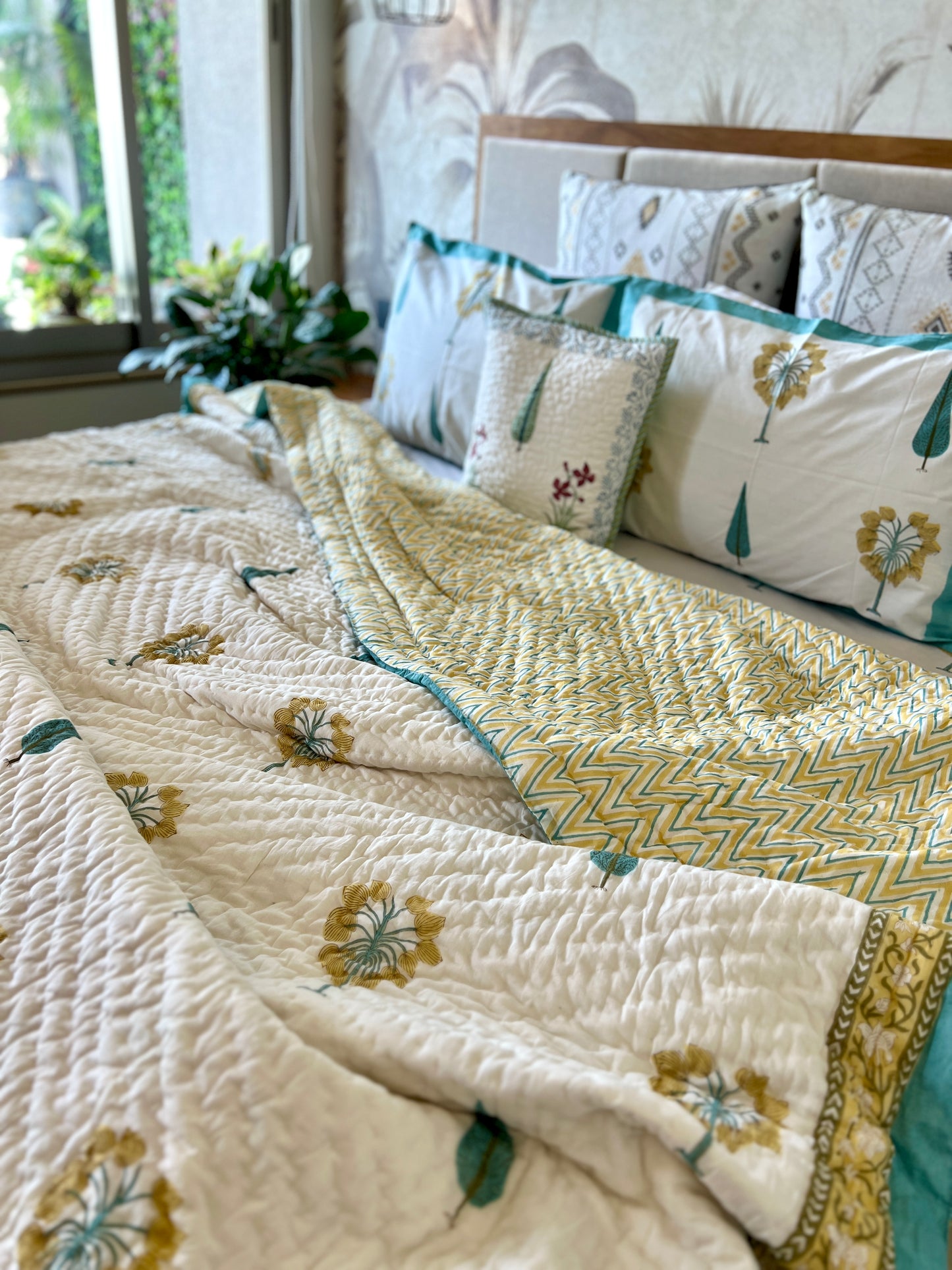 Bedding Set | Quilt with Bedsheet | Sunkissed