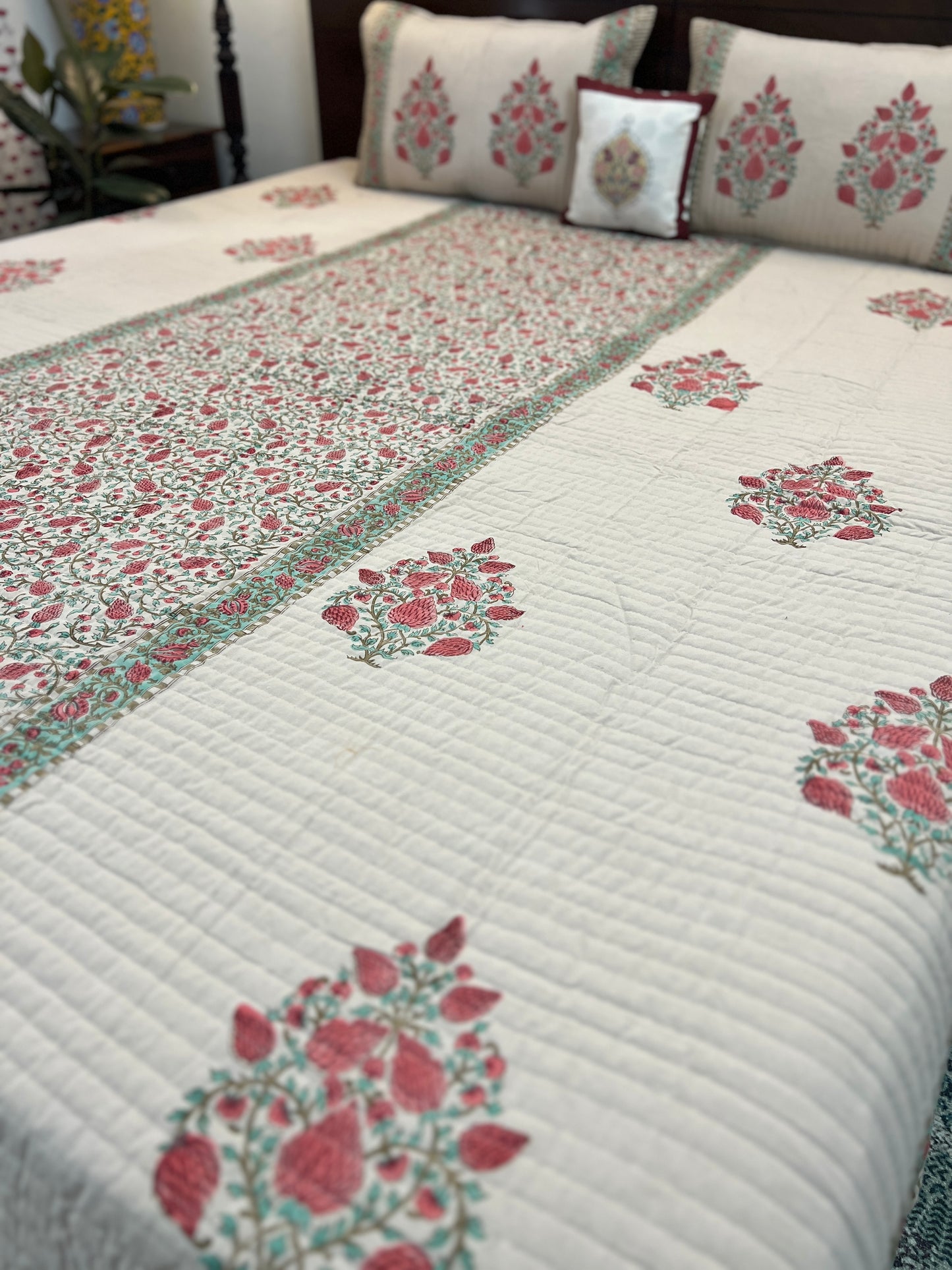 Quilted Bedcover | 90*108 Inches | Paradise