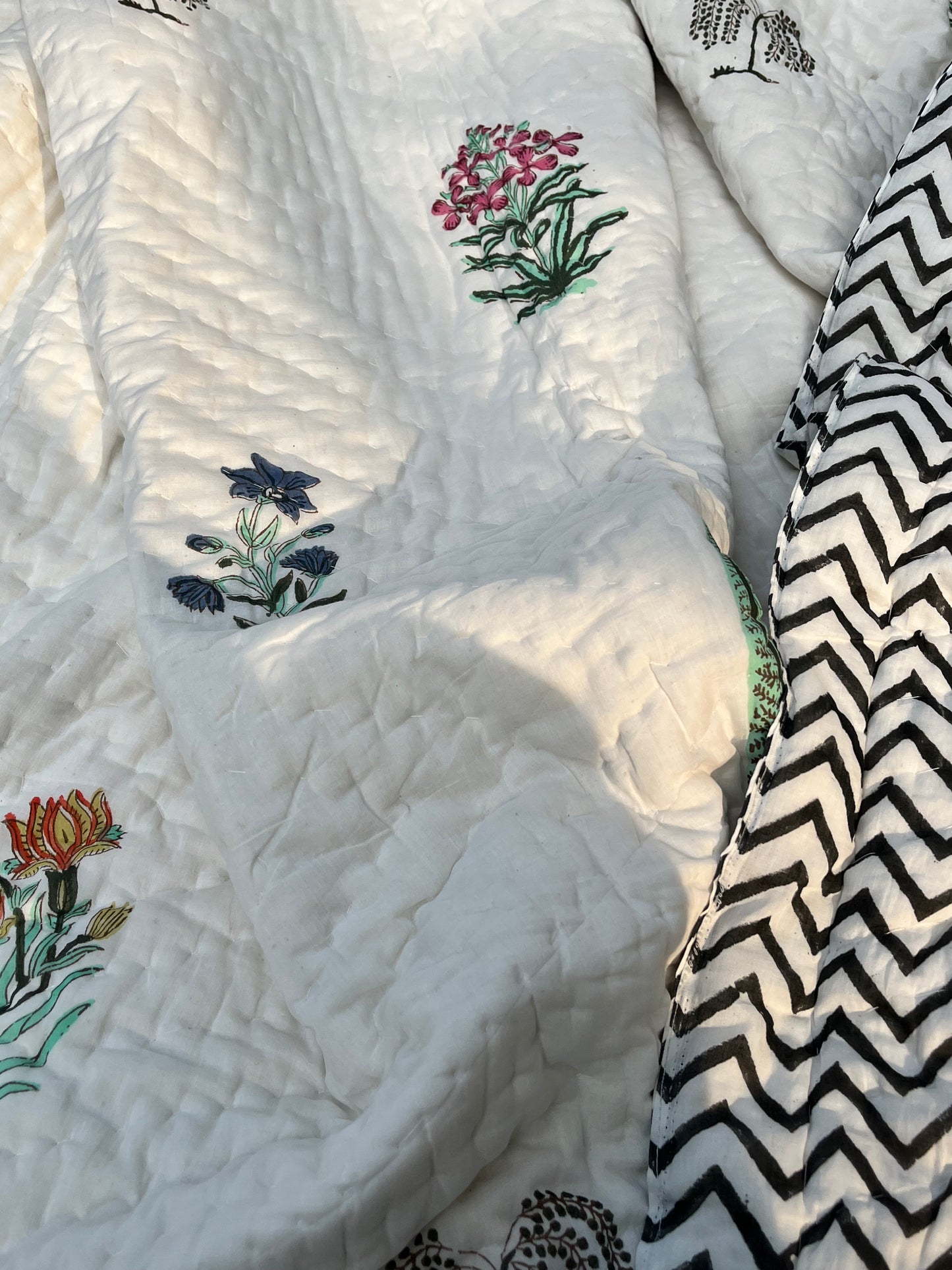 Bedding Set | Quilt with Bedsheet Set | Zig-Zag