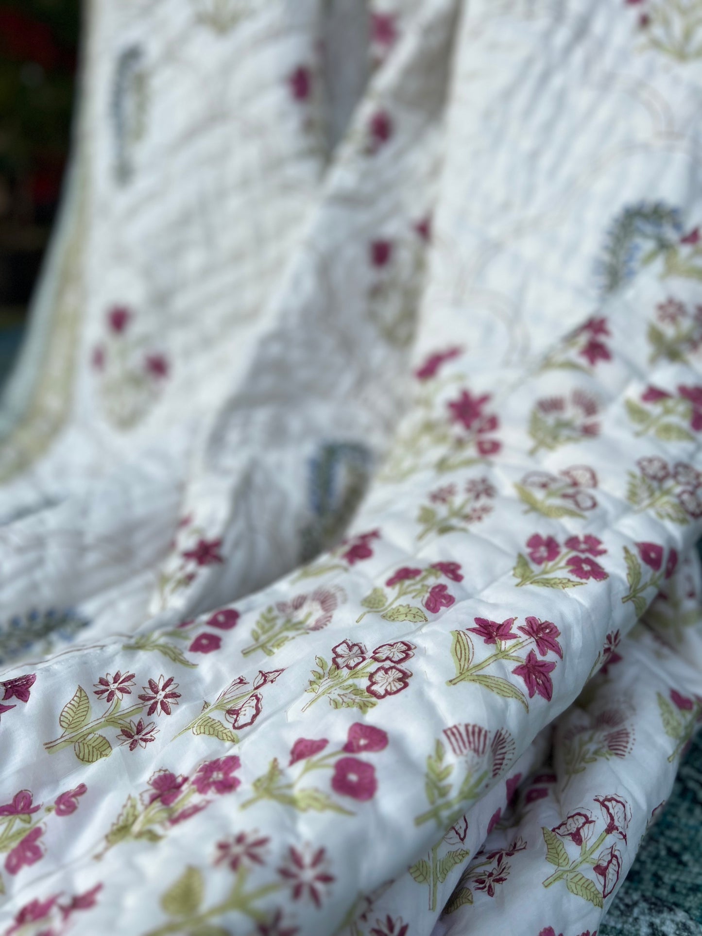 Bedding Set | Quilt with Bedsheet | Earthen Nest