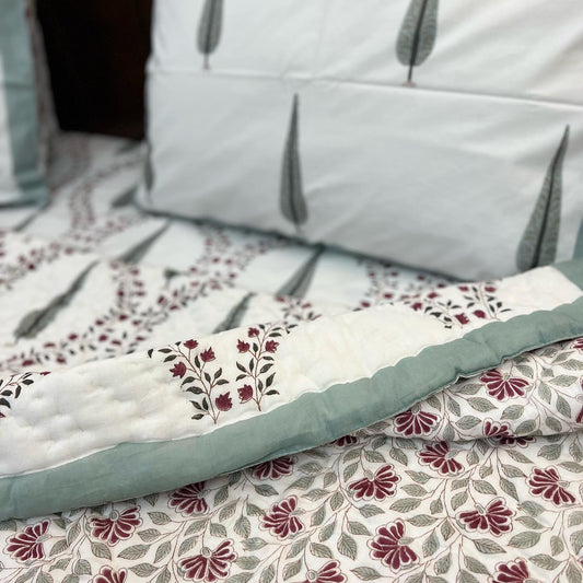 Bedding Set | Quilt with Bedsheet Set | Maroon Jaal