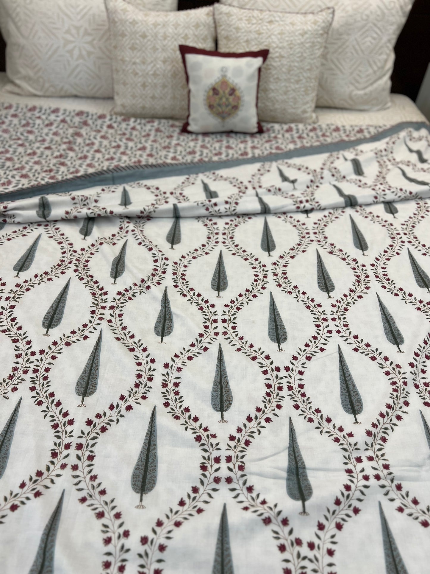 Reversible Hand Block Dohar | King Size | 90*108 Inches | Mughal Jaal