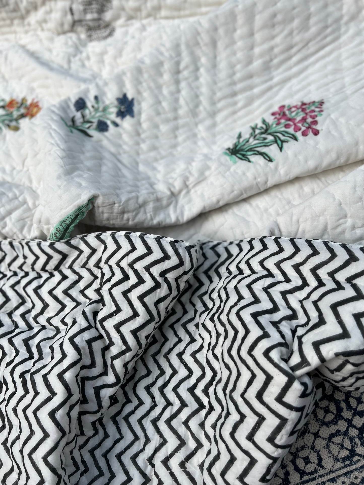 Quilt - Reversible Hand Block | Black Zig-zag