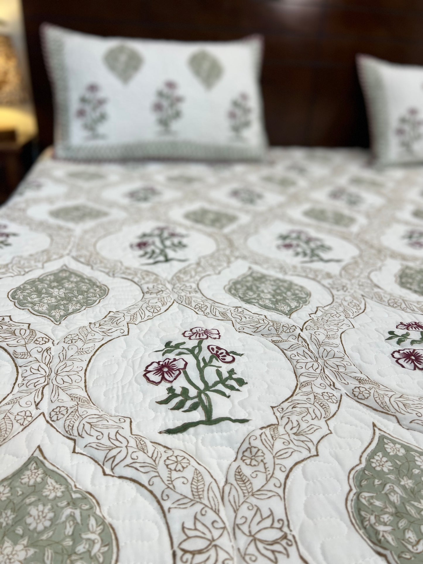 Quilted Bedcover | Hand Block | Super King Size | Mughal Jaal | 108*108 Inches