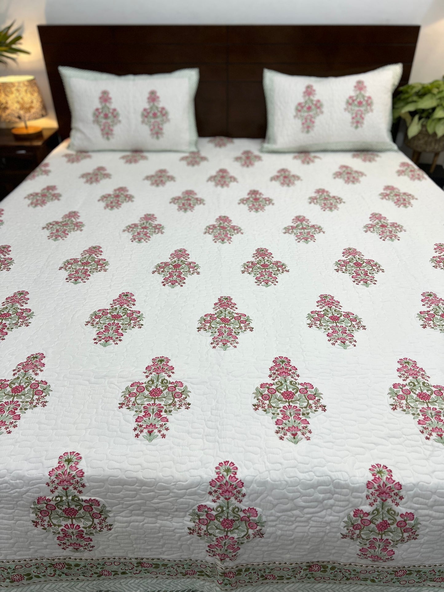 Quilted Bedcover | 90*108 Inches | Light Pink & Green Big Booti