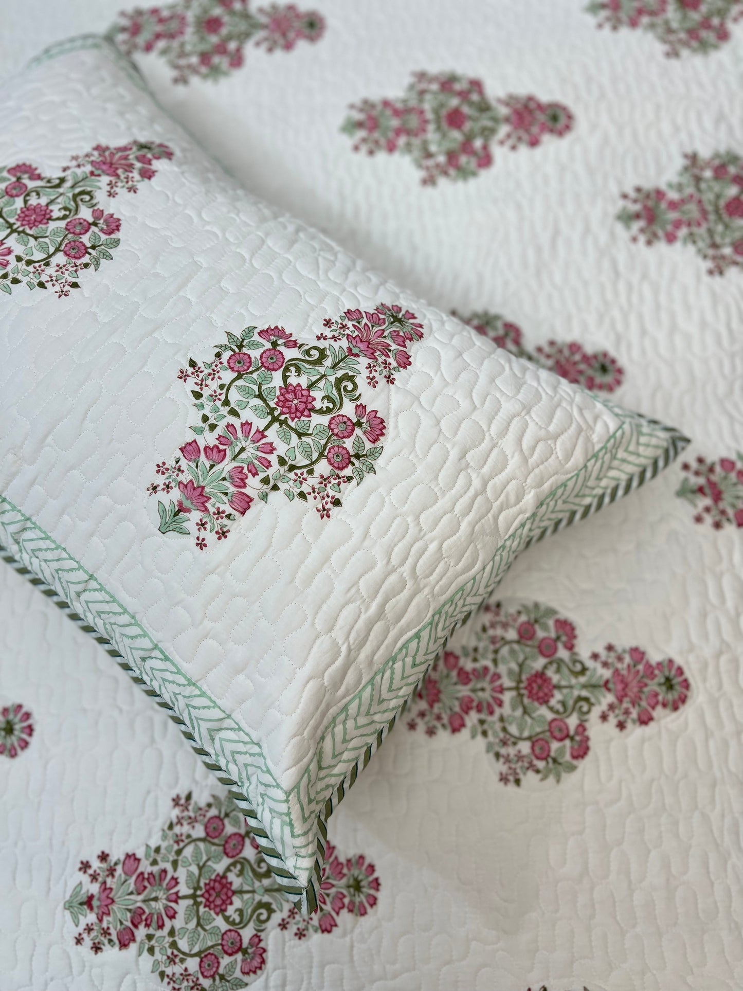 Quilted Bedcover | 90*108 Inches | Light Pink & Green Big Booti