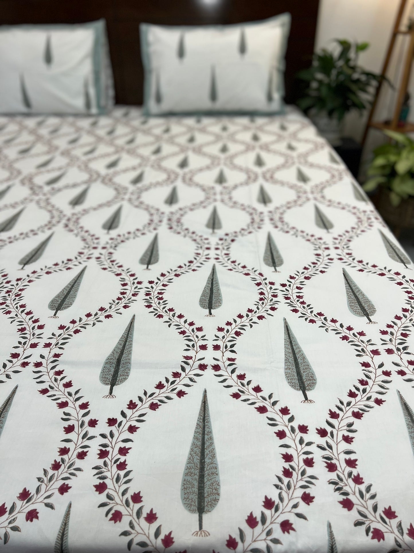 Mughal Jaal | Hand Block Bedsheet | 300TC